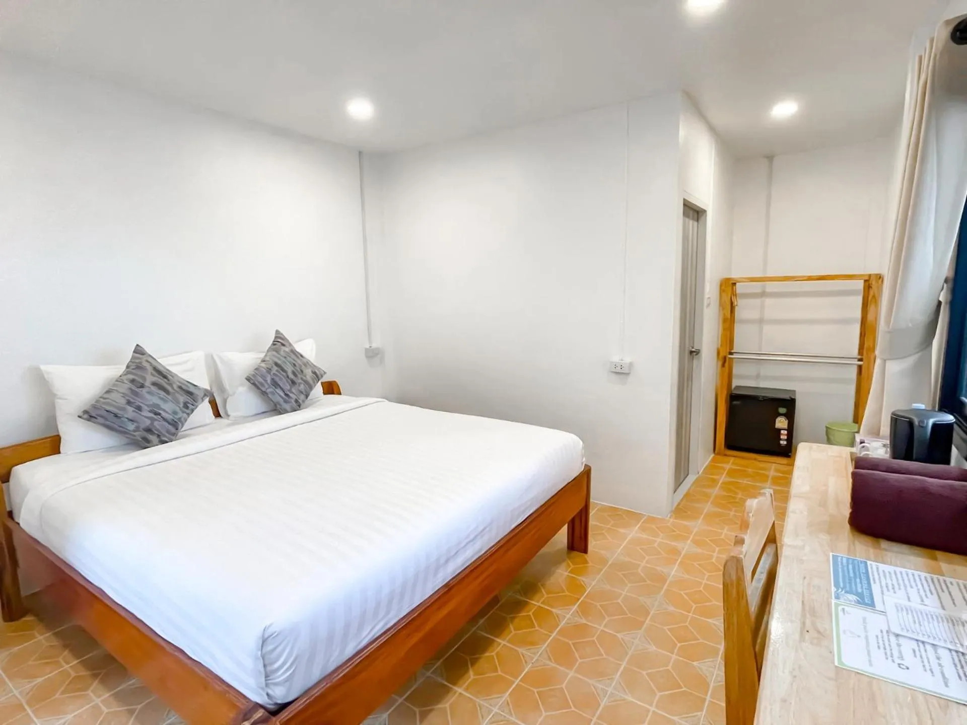 Bedroom, Bed in Bounty Resort