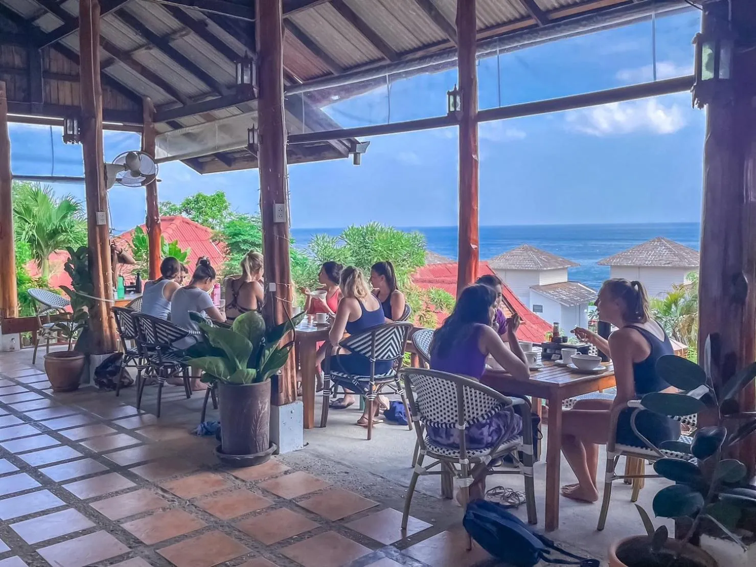 Restaurant/places to eat in Bounty Resort