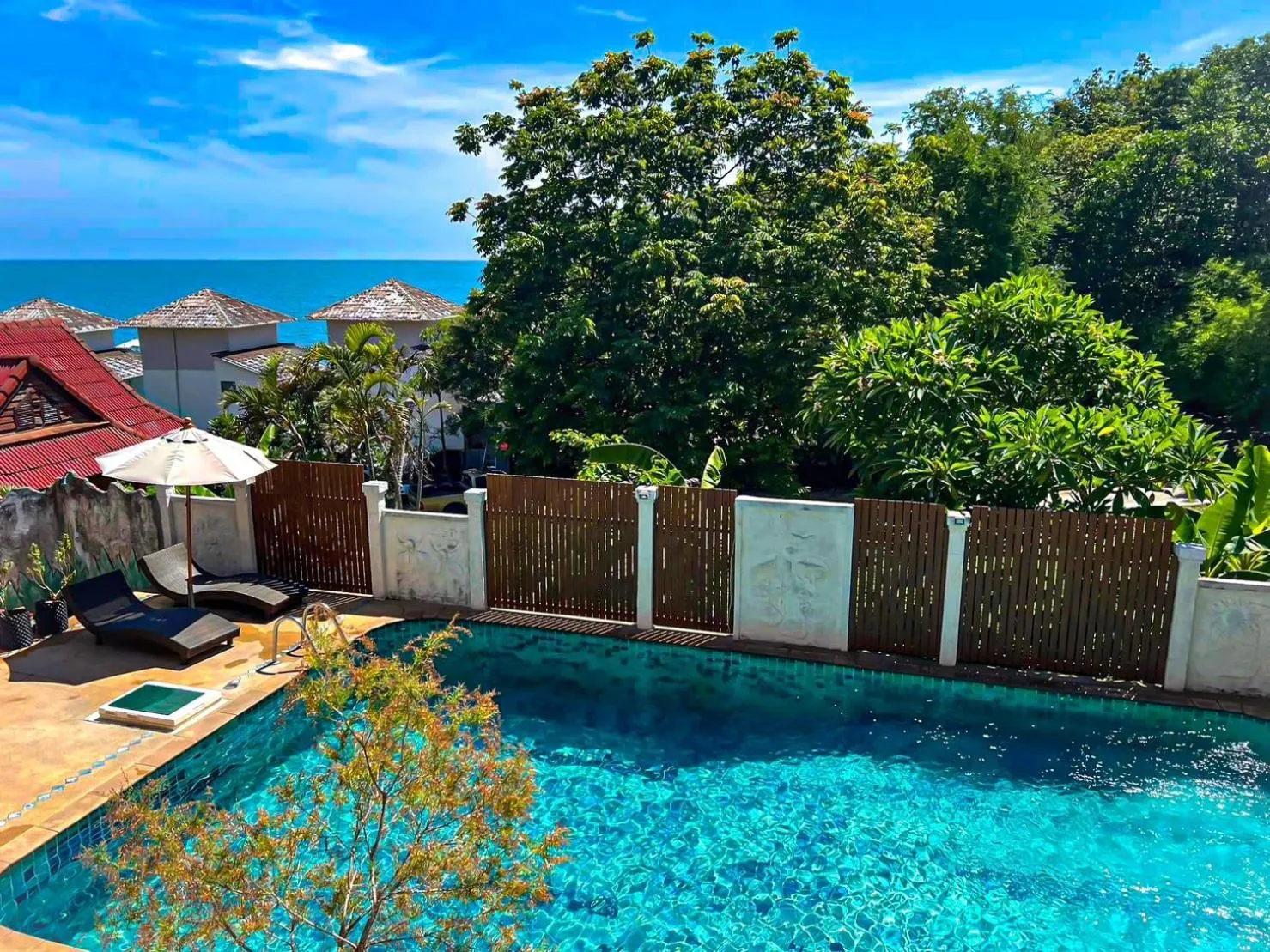 Swimming pool in Bounty Resort