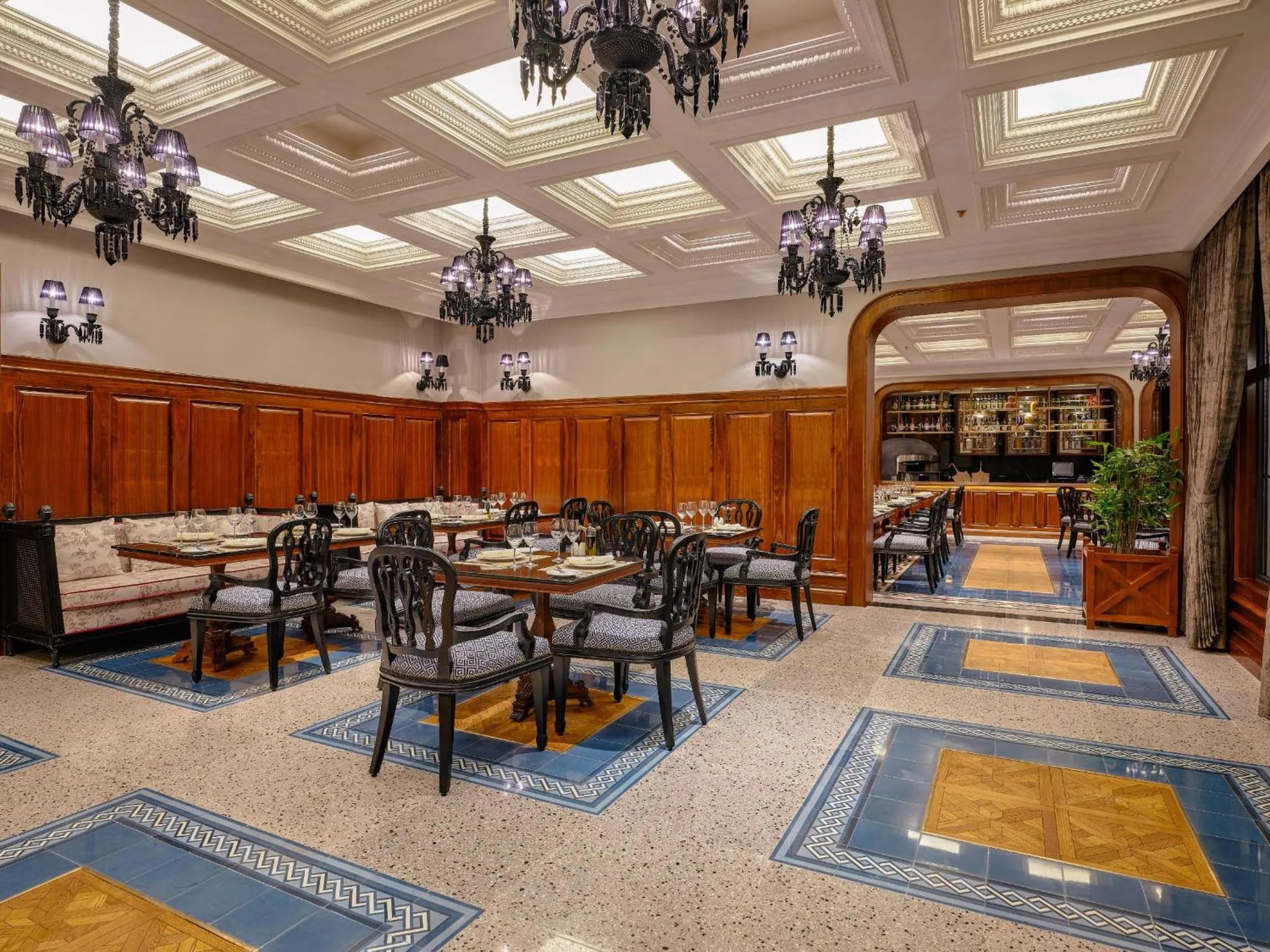 Restaurant/places to eat in Silk Path Grand Hue Hotel