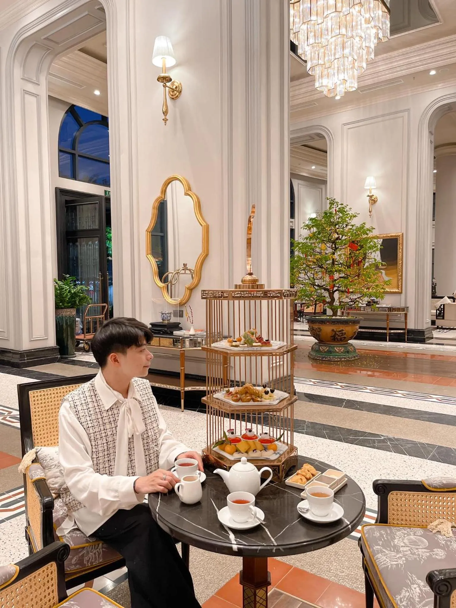 Food and drinks in Silk Path Grand Hue Hotel