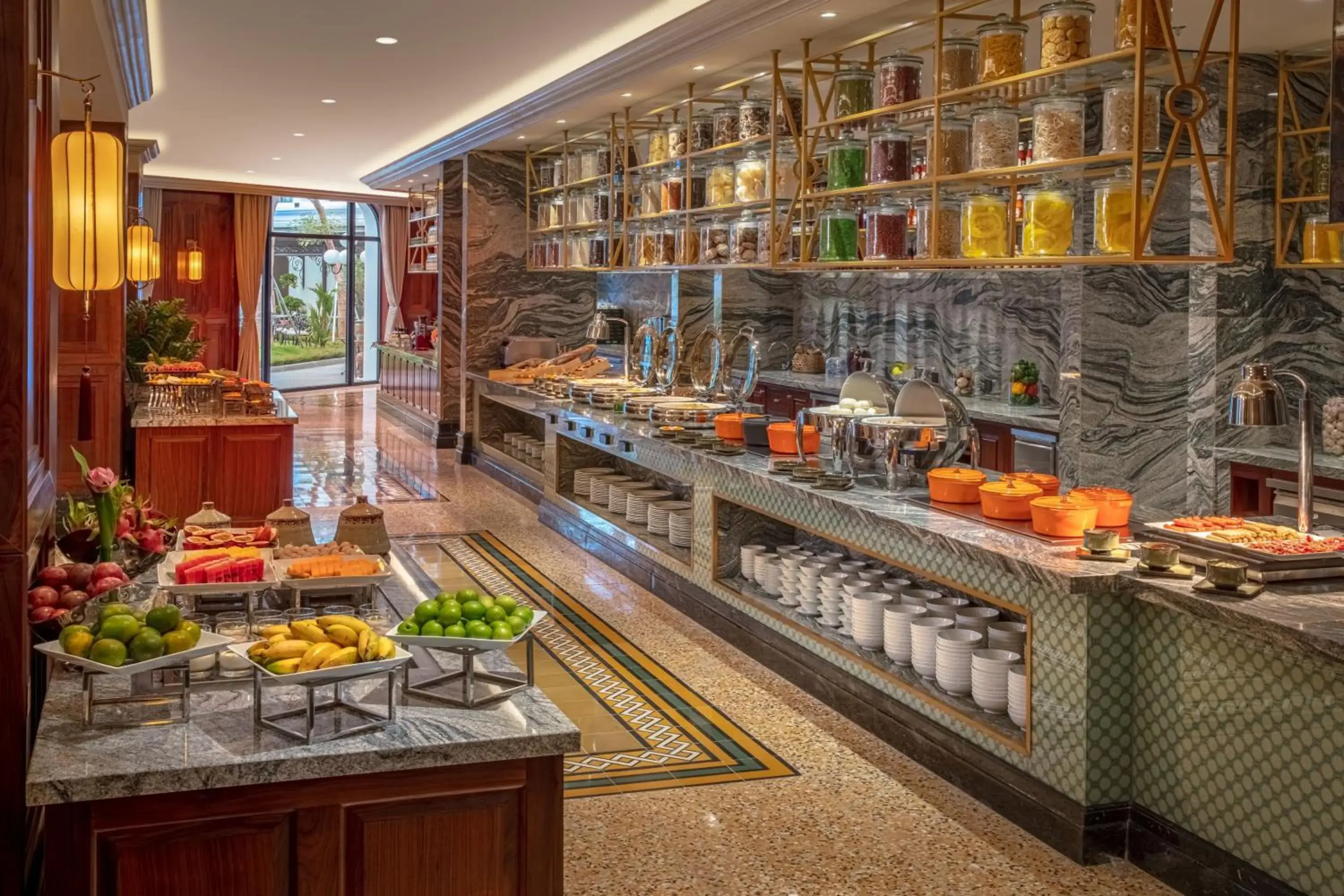 Restaurant/places to eat in Silk Path Grand Hue Hotel Restaurant/places to eat in Silk Path Grand Hue Hotel