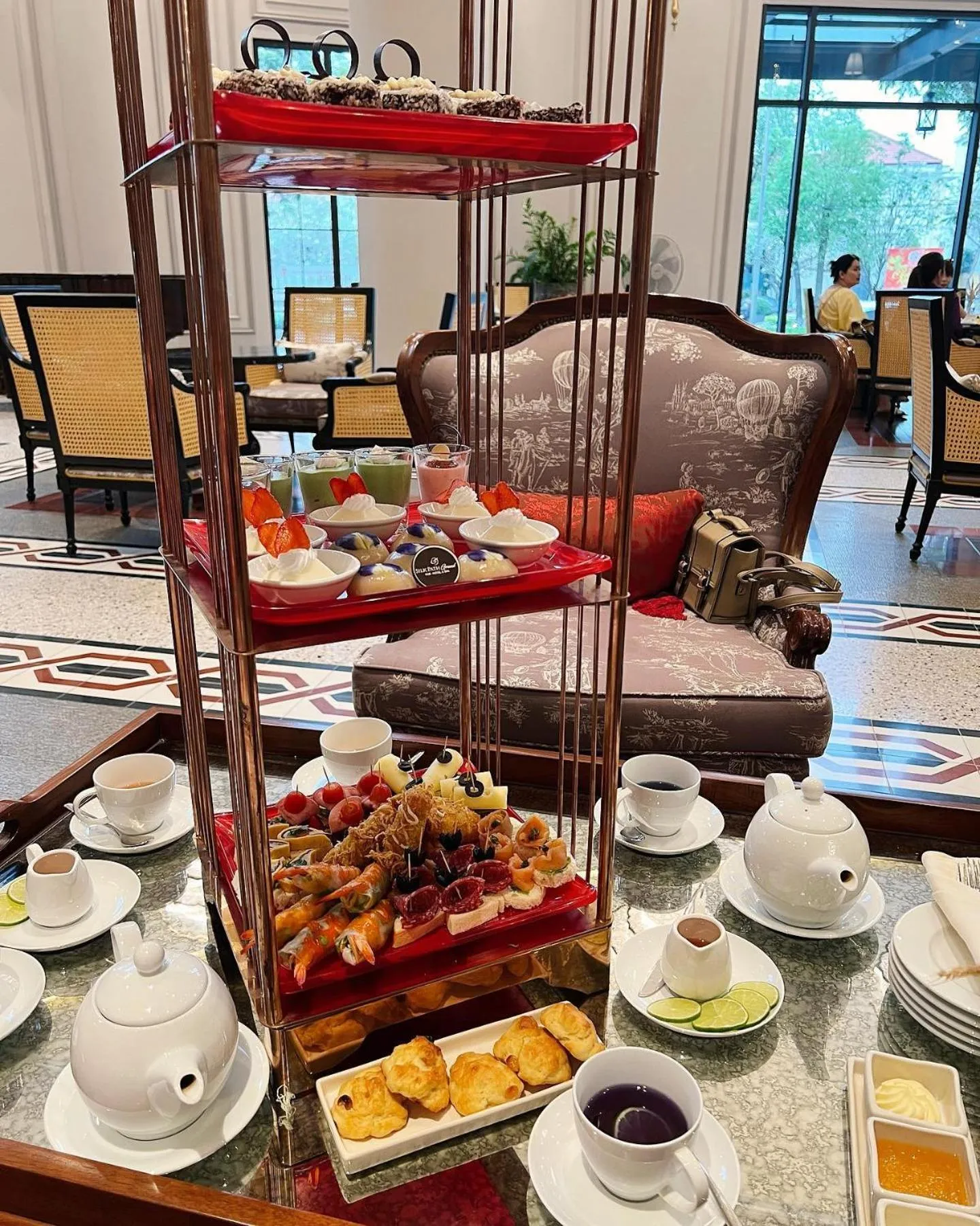 Food and drinks in Silk Path Grand Hue Hotel