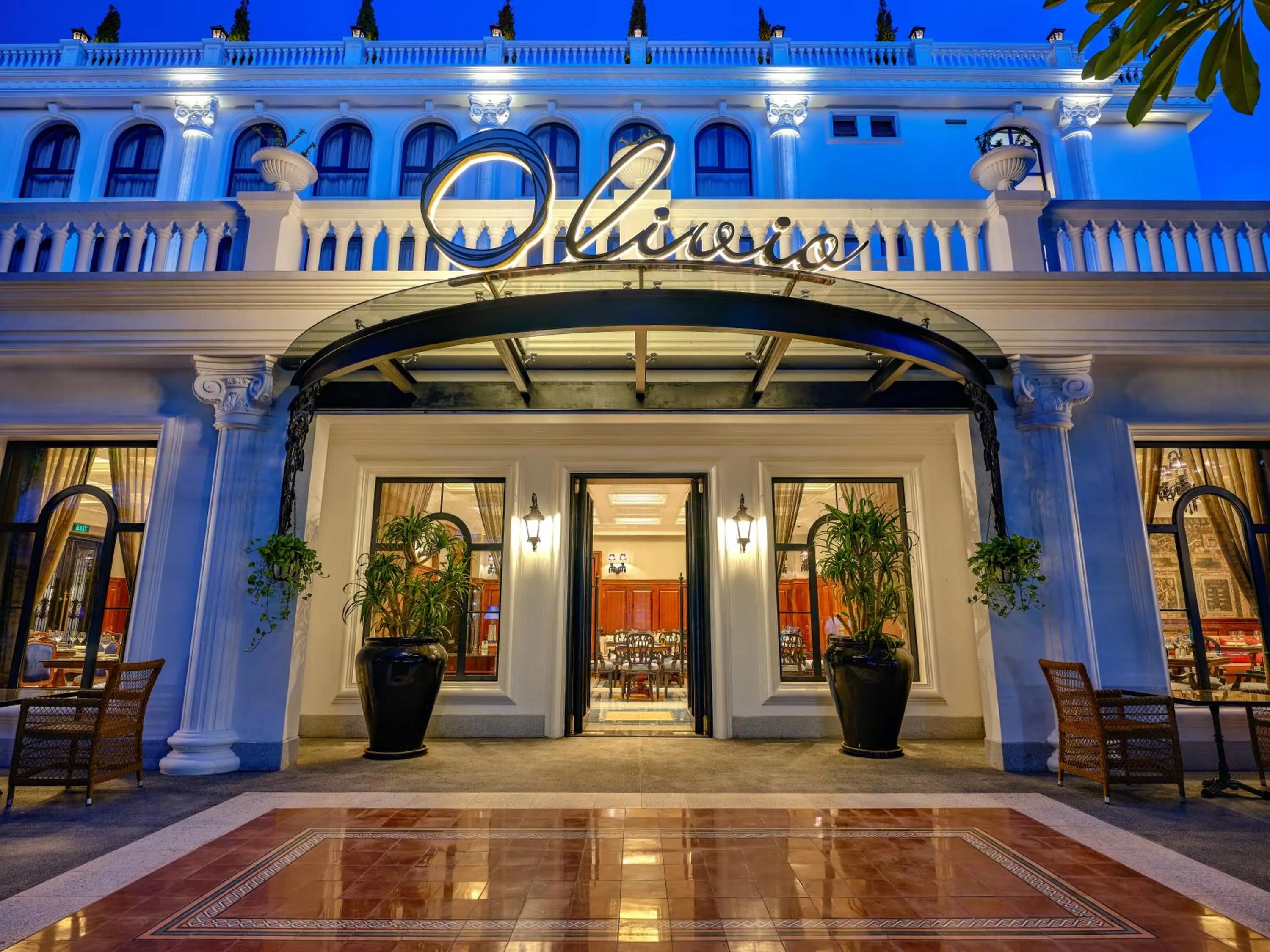 Restaurant/places to eat in Silk Path Grand Hue Hotel