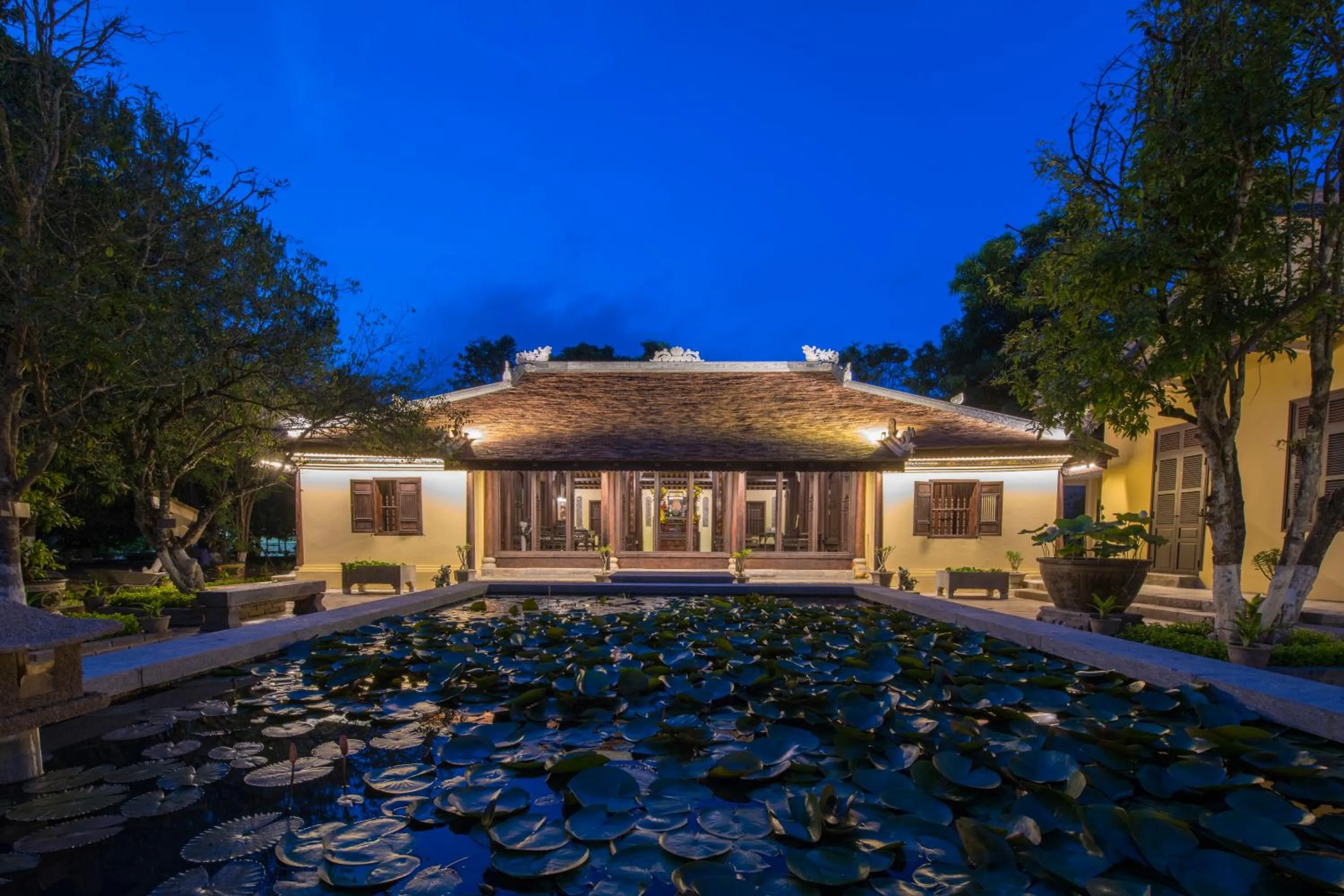 Night in Silk Path Grand Hue Hotel