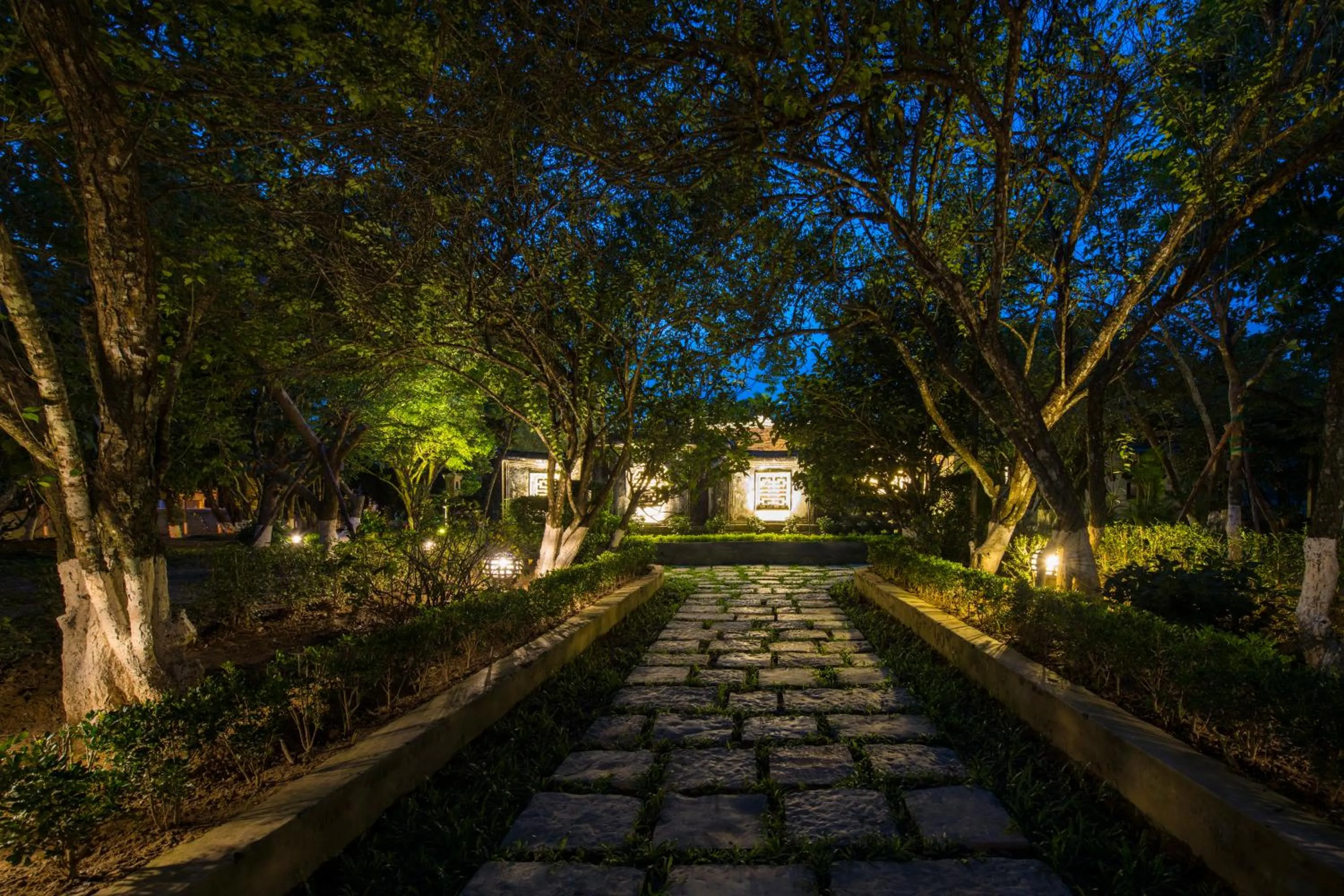 Night in Silk Path Grand Hue Hotel