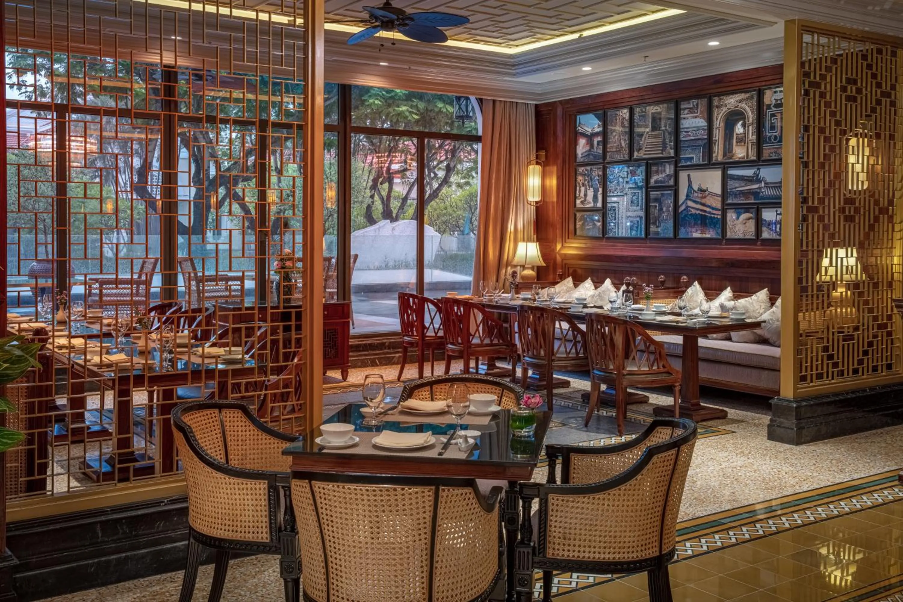 Restaurant/places to eat in Silk Path Grand Hue Hotel