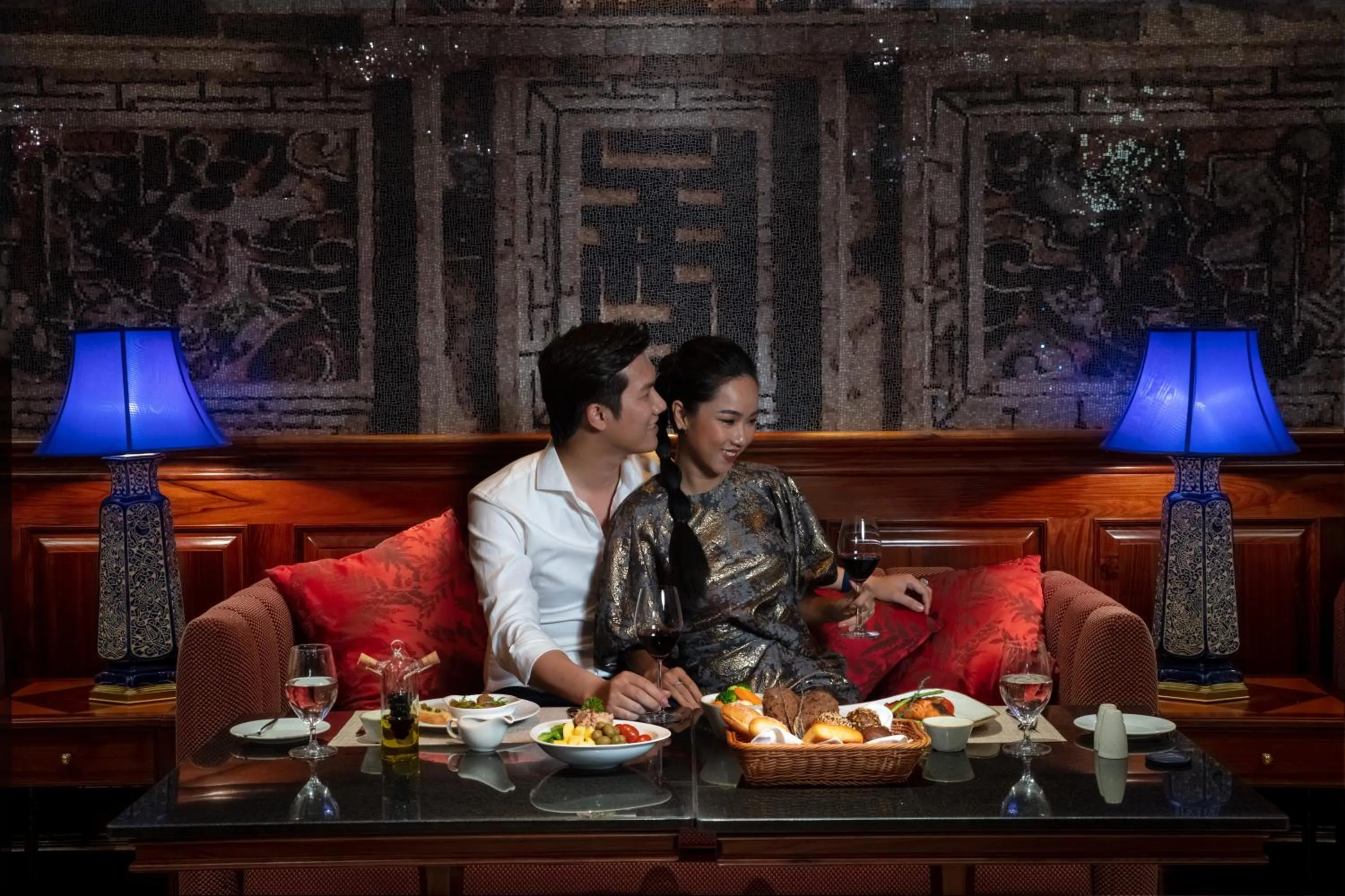 Restaurant/places to eat in Silk Path Grand Hue Hotel