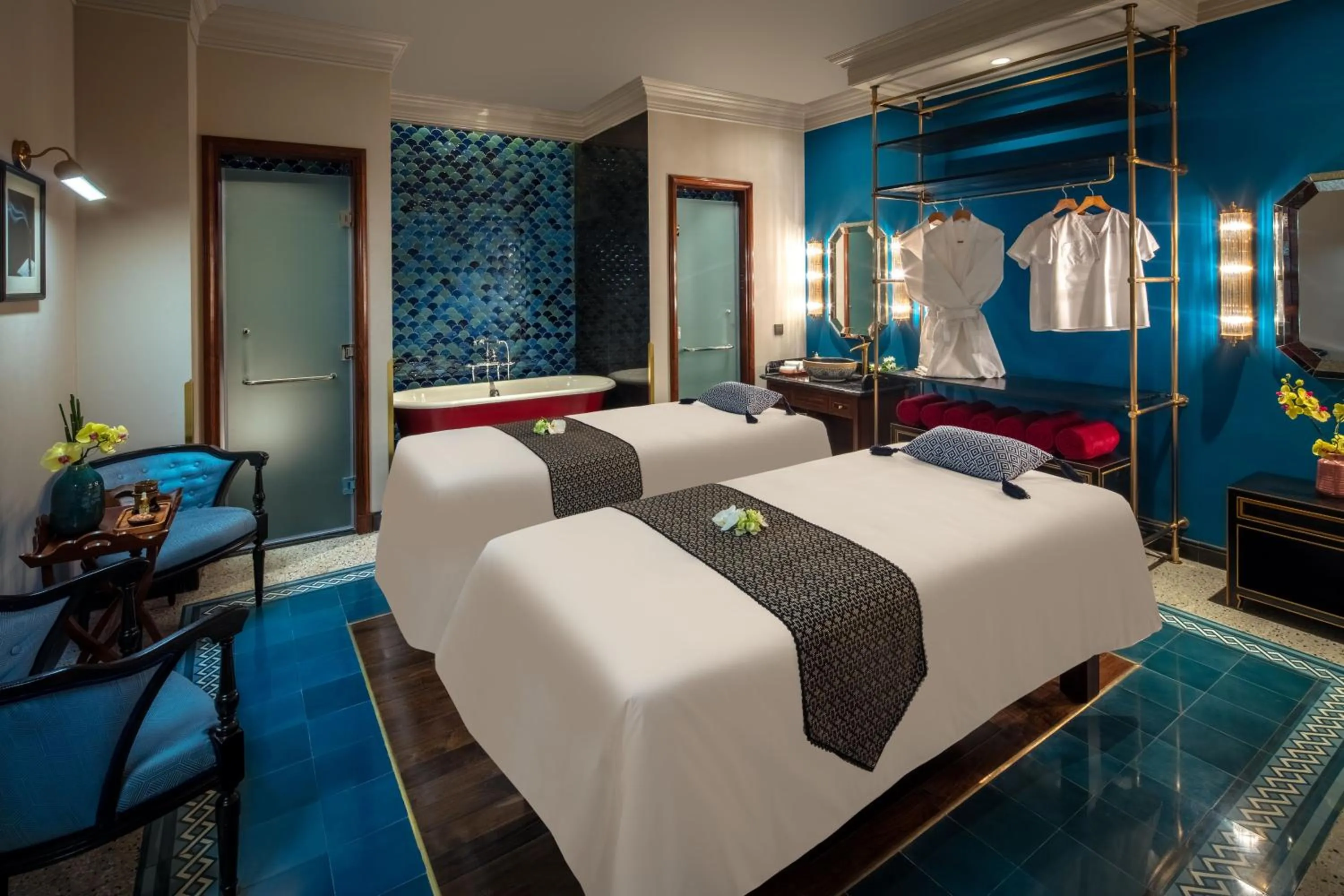 Massage, Bed in Silk Path Grand Hue Hotel