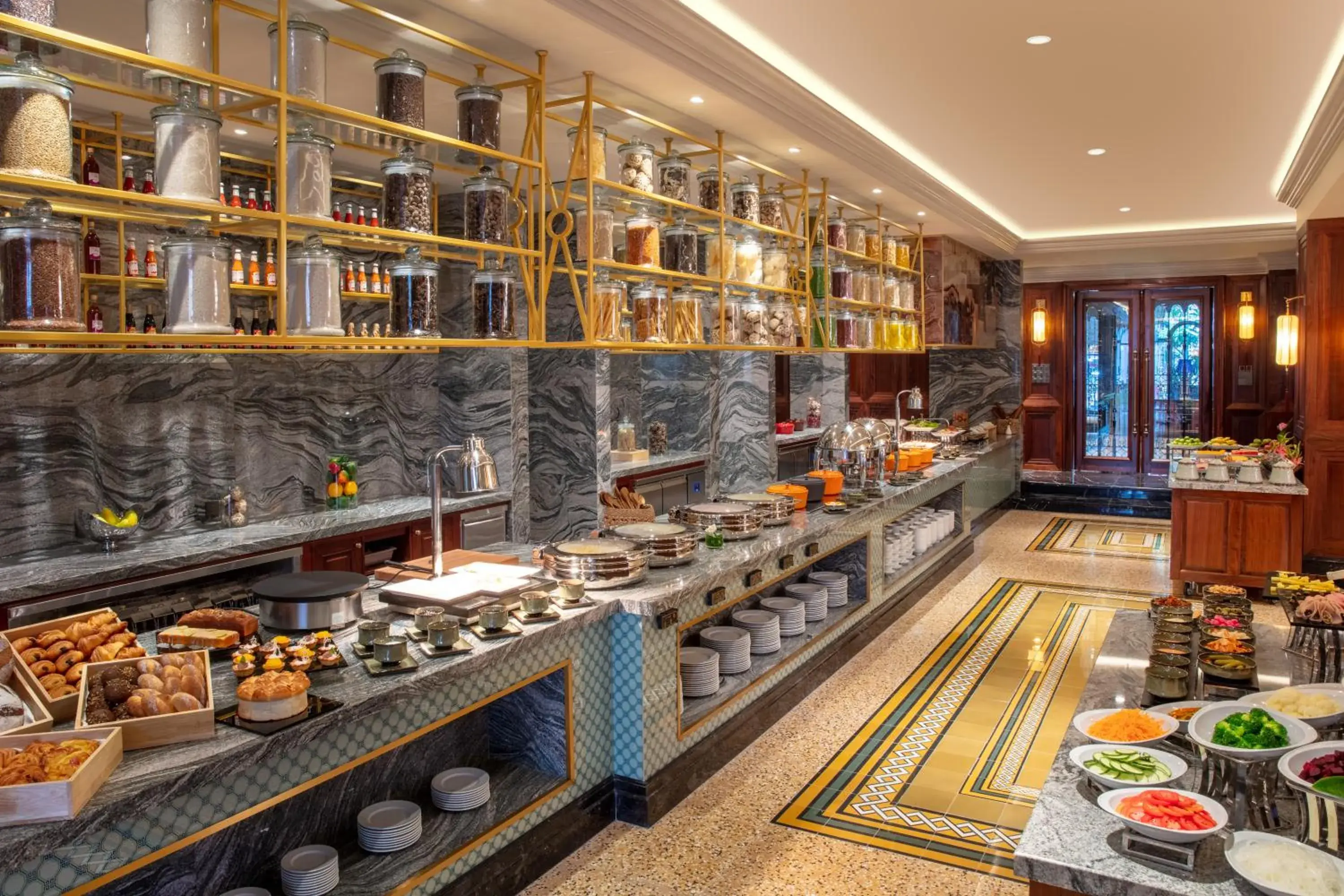 Restaurant/places to eat in Silk Path Grand Hue Hotel Restaurant/places to eat in Silk Path Grand Hue Hotel