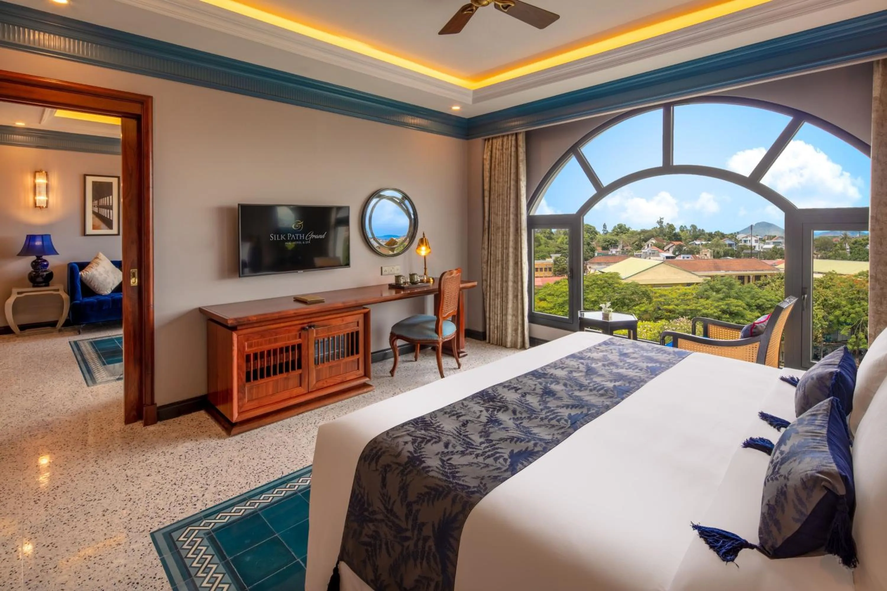 Photo of the whole room, Bed in Silk Path Grand Hue Hotel