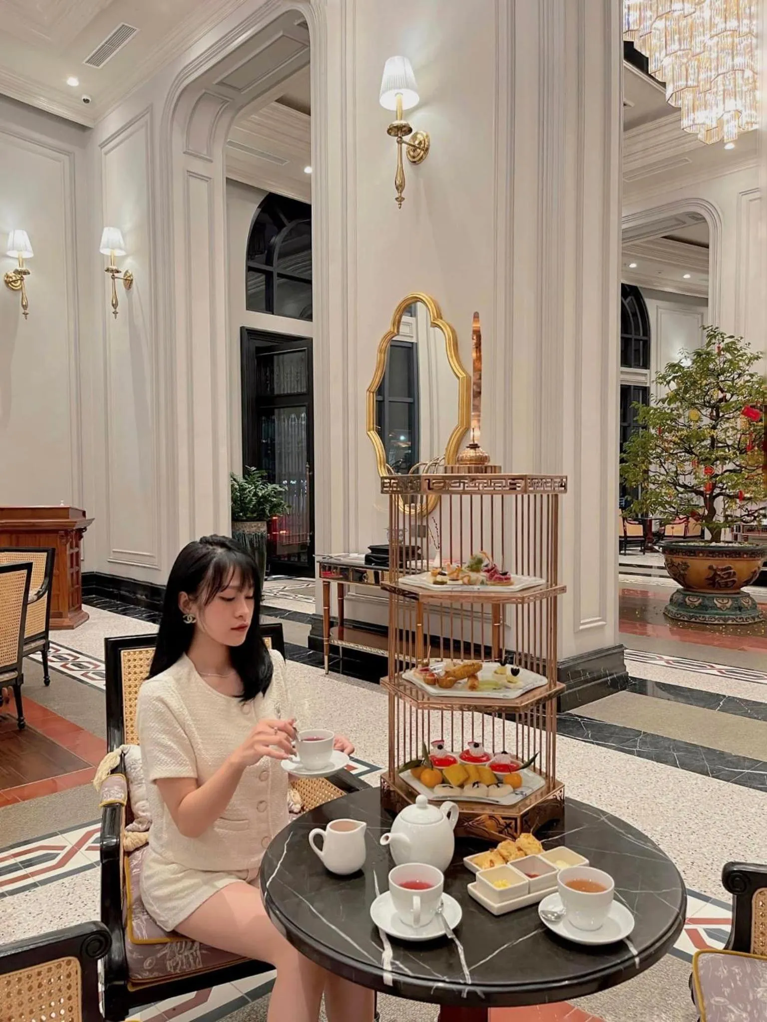 Food and drinks in Silk Path Grand Hue Hotel