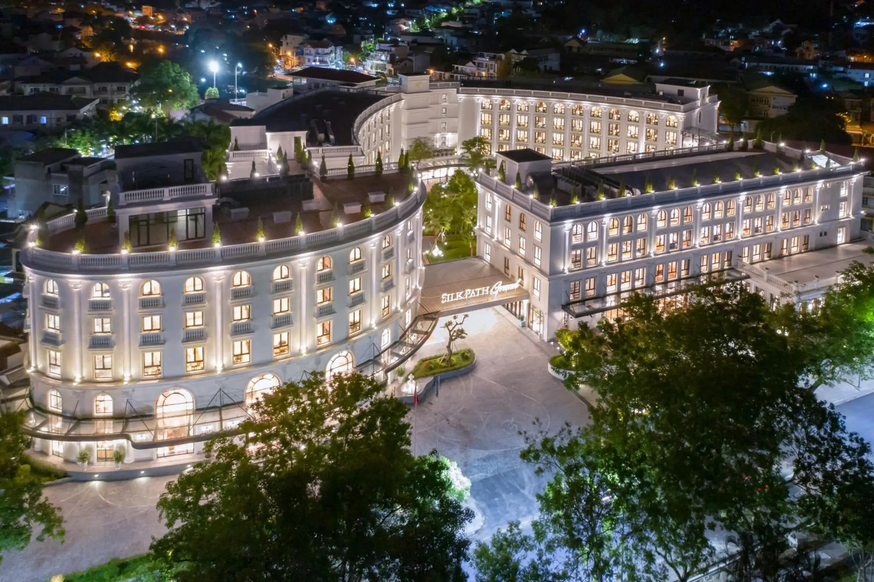 Property building in Silk Path Grand Hue Hotel Property building in Silk Path Grand Hue Hotel