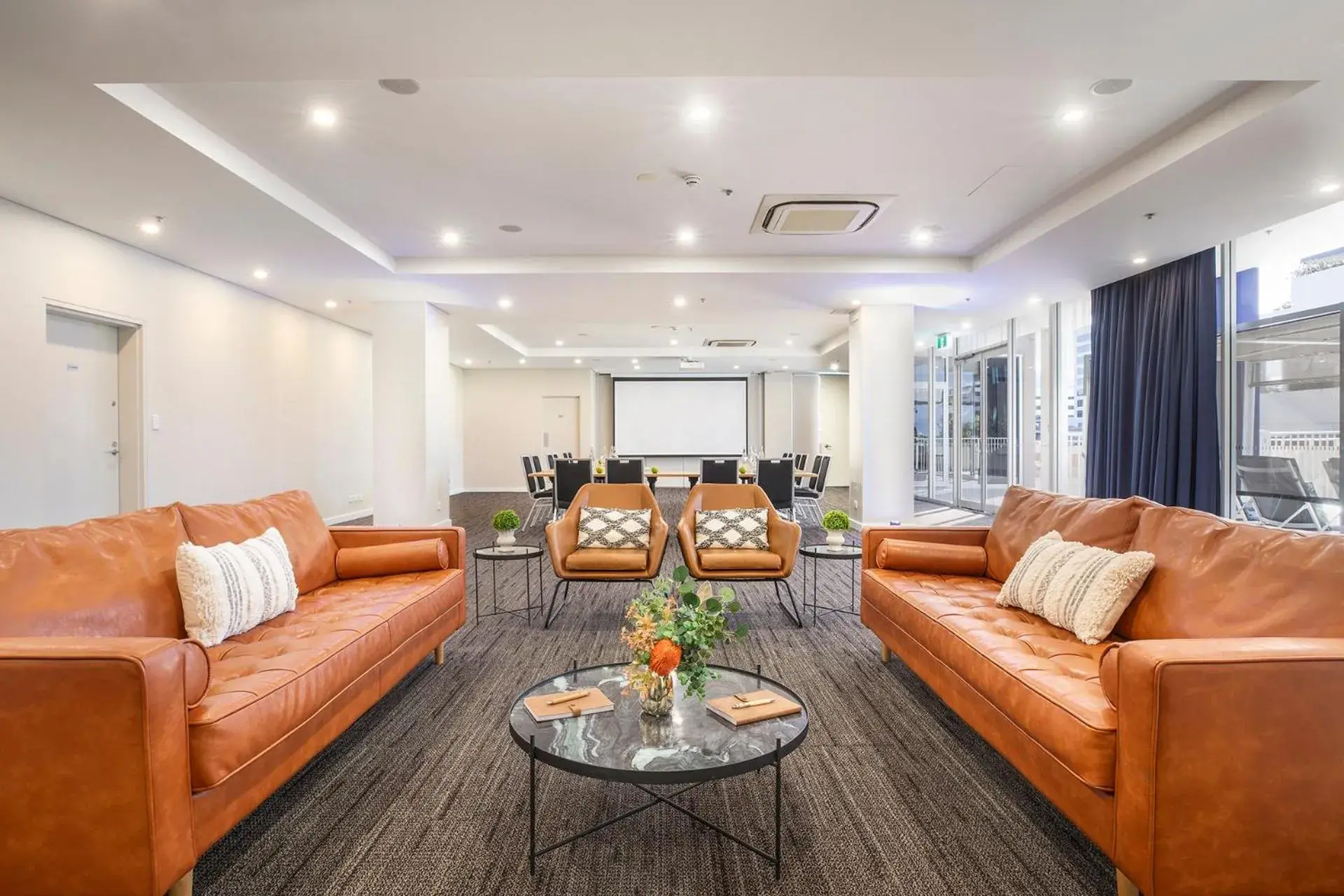 Lounge or bar in Sage Hotel Wollongong Lounge or bar in Sage Hotel Wollongong