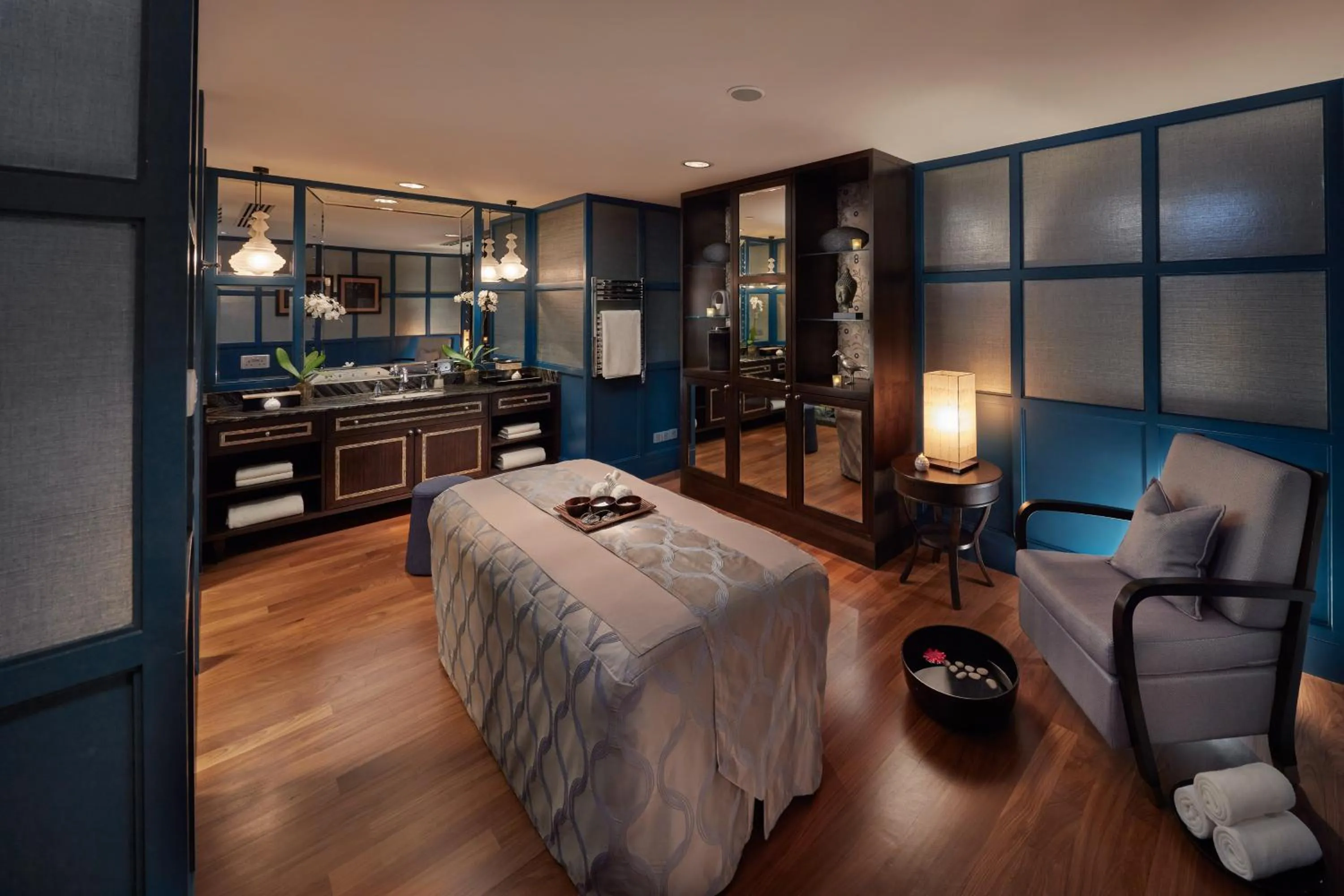 Spa and wellness centre/facilities, Bed in Mandarin Oriental, Kuala Lumpur