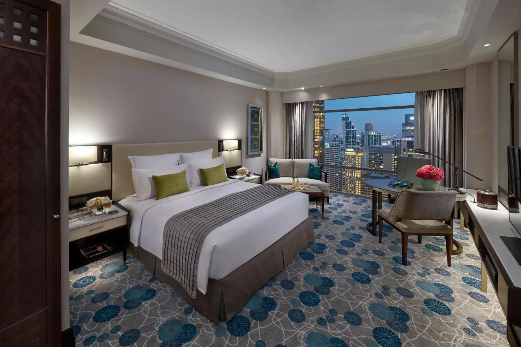 Property building, Bed in Mandarin Oriental, Kuala Lumpur Property building, Bed in Mandarin Oriental, Kuala Lumpur