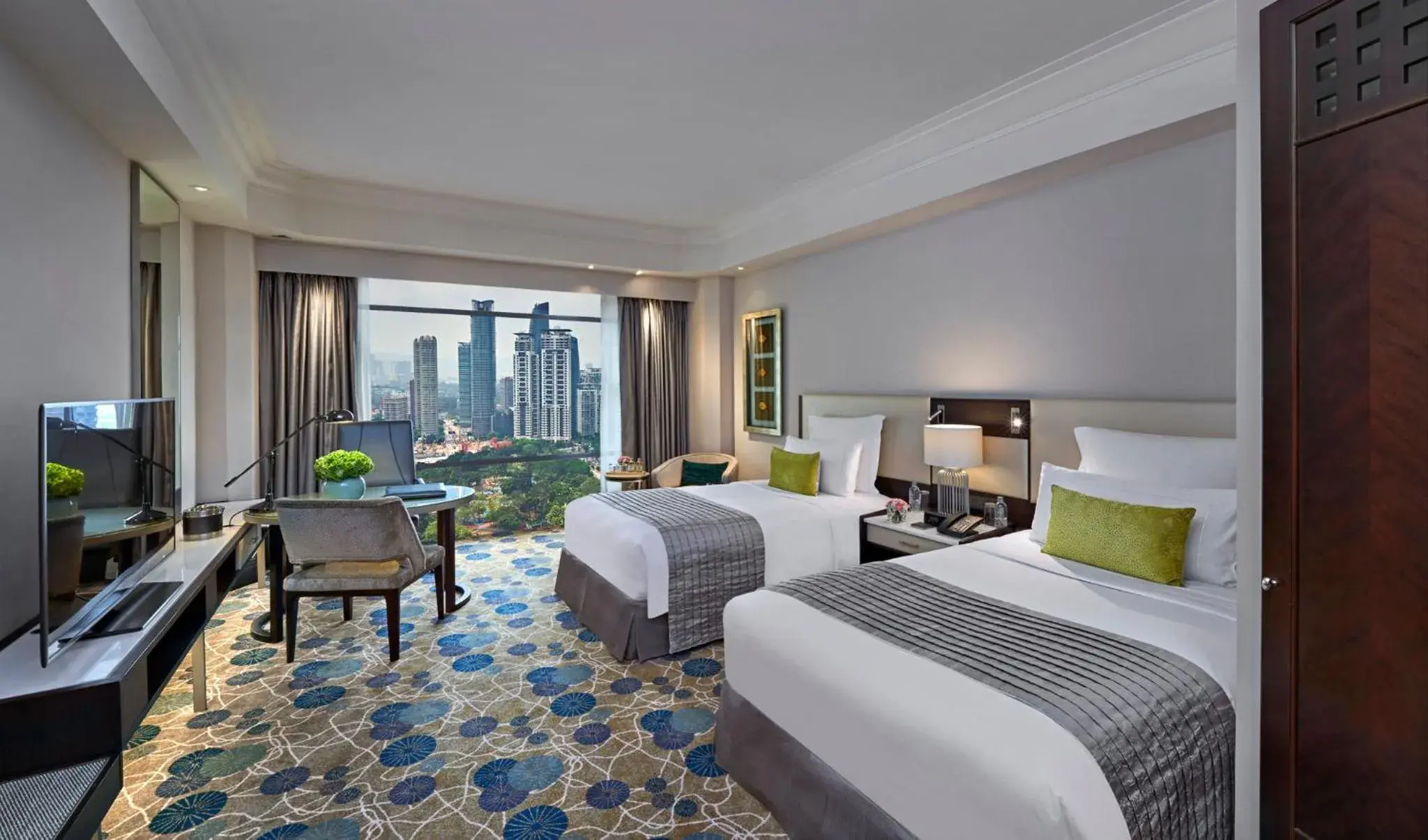 Photo of the whole room, Bed in Mandarin Oriental, Kuala Lumpur Photo of the whole room, Bed in Mandarin Oriental, Kuala Lumpur