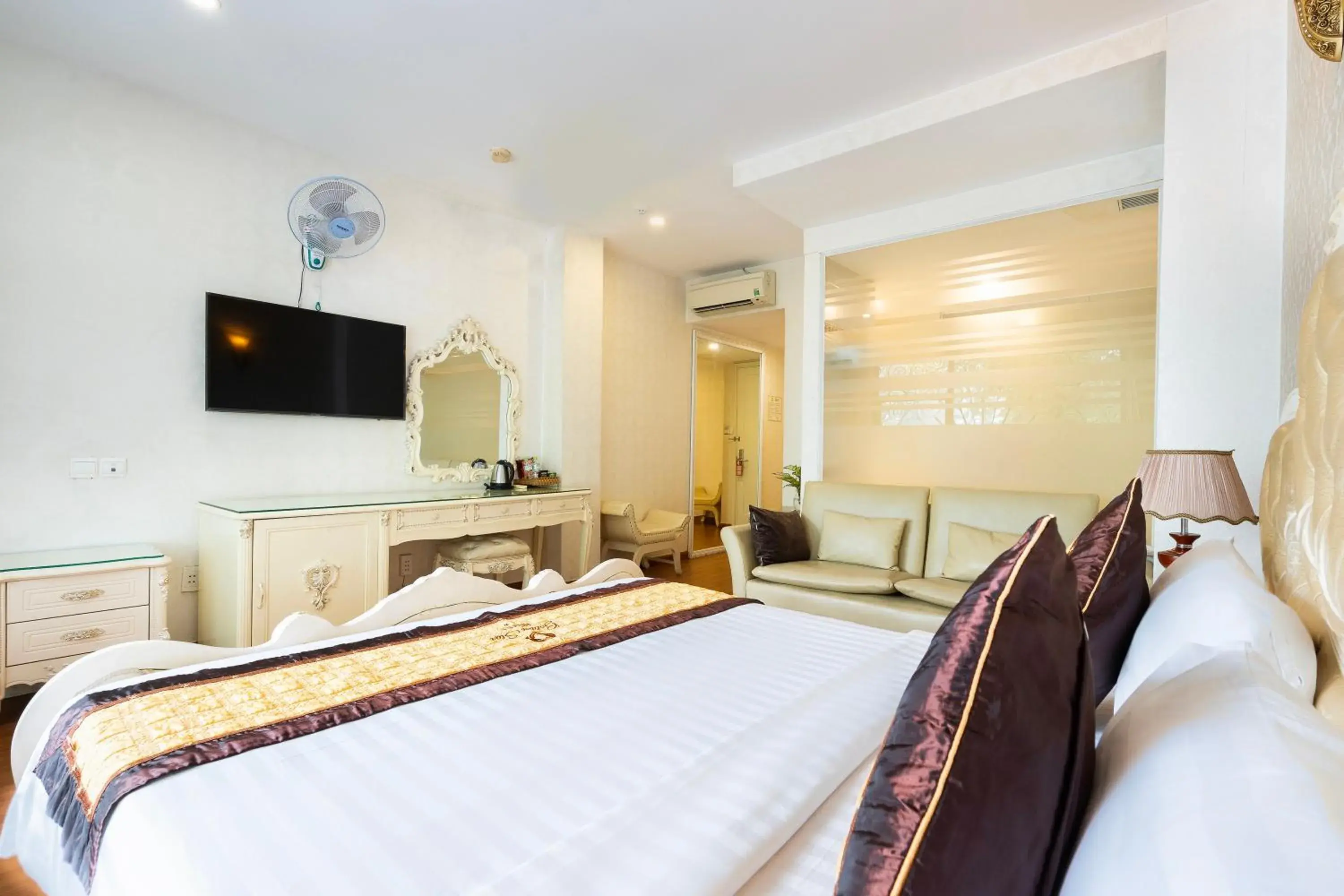 Bedroom, Bed in Golden Star Hotel Bedroom, Bed in Golden Star Hotel