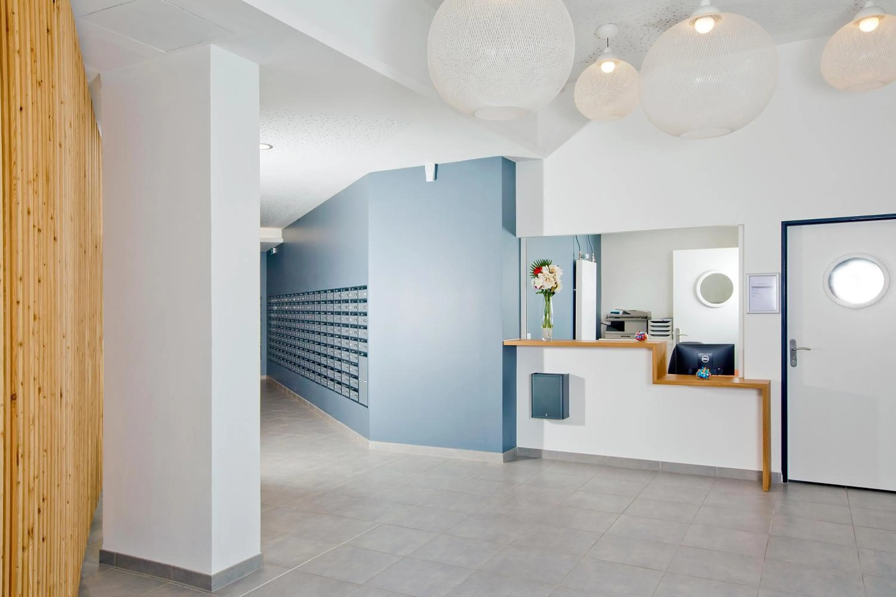 Lobby or reception in Sejours & Affaires Paris-Davout