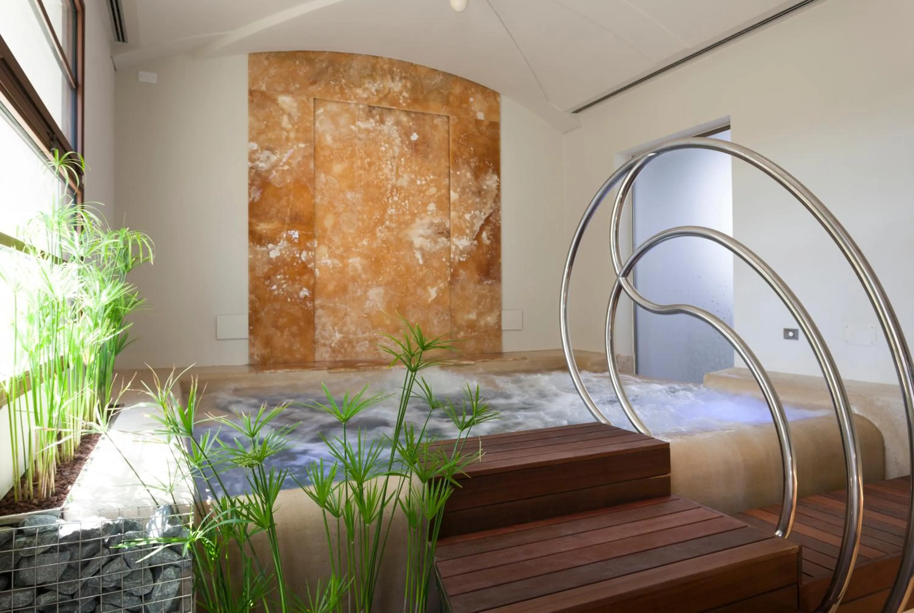 Hot Tub, Bed in Il Villino Hotel & SPA