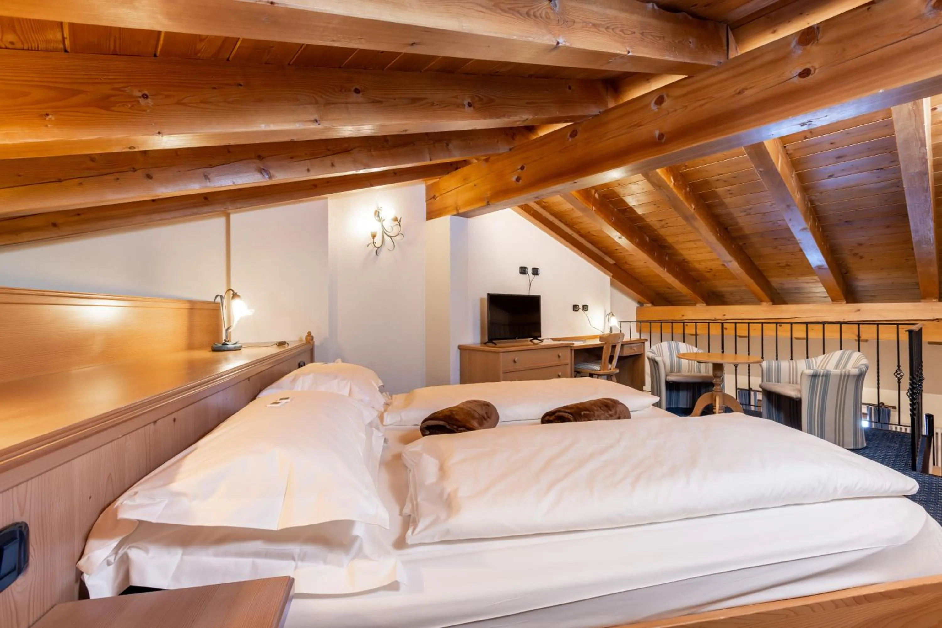 Bedroom, Bed in Hotel Flora