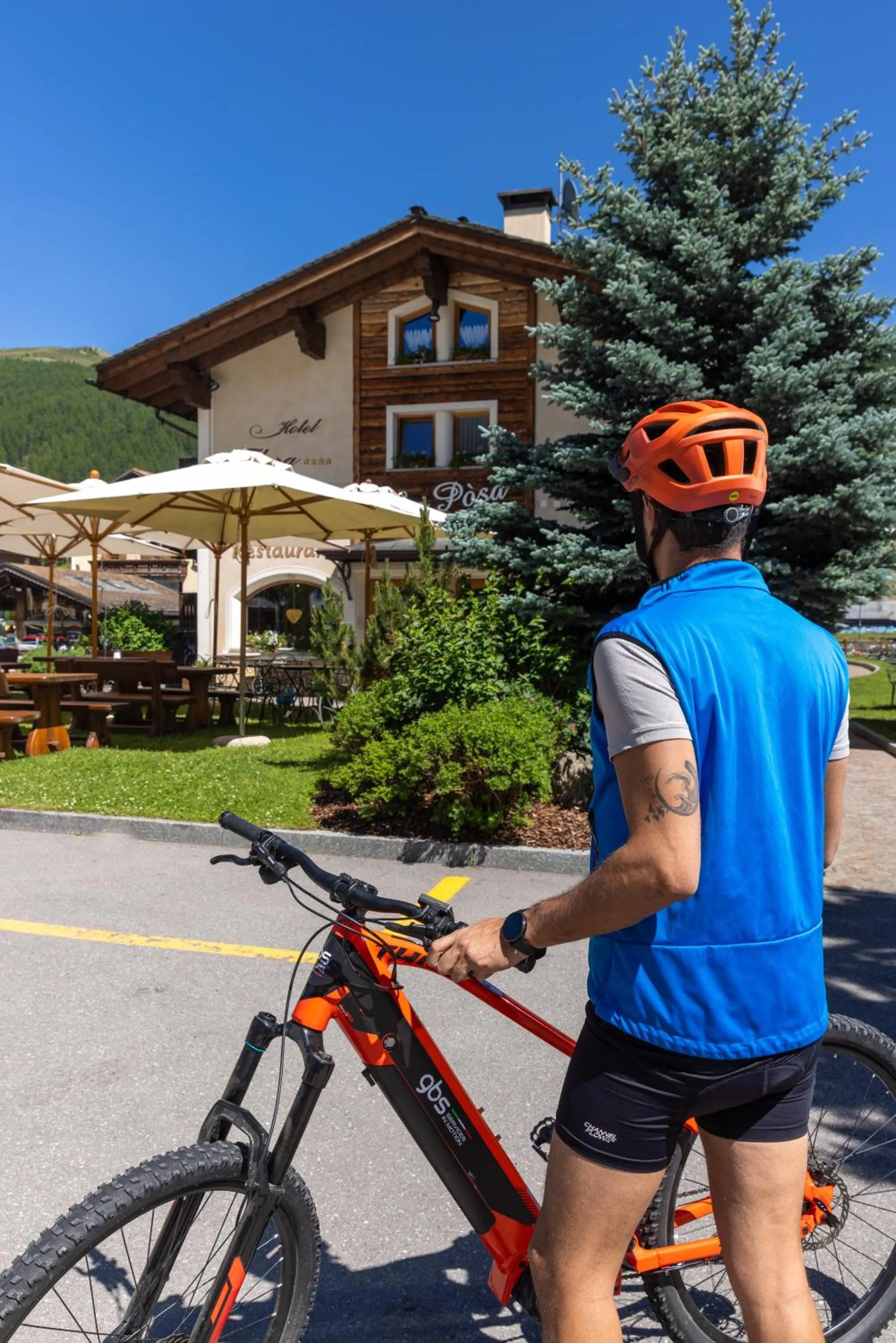 Cycling in Hotel Flora