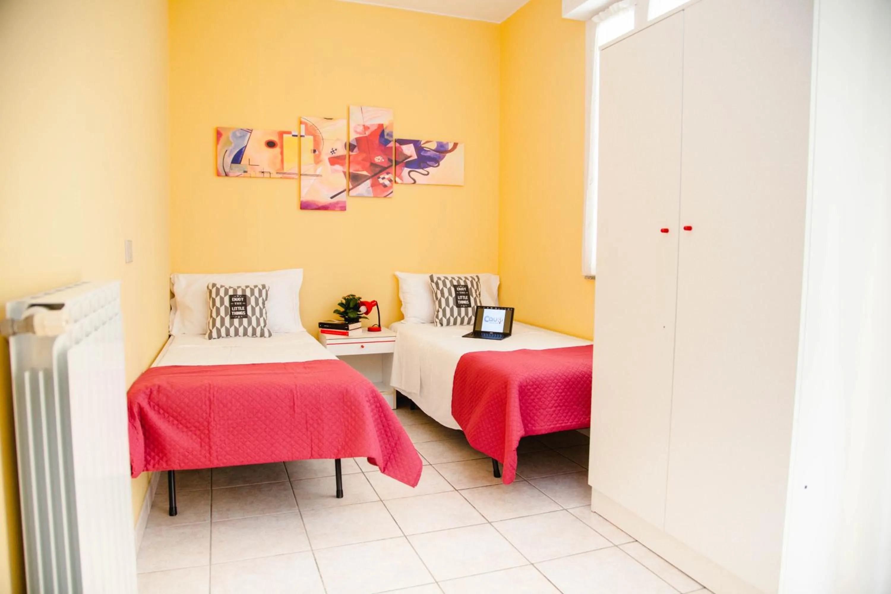 Living room, Bed in Casa Vacanze Cau