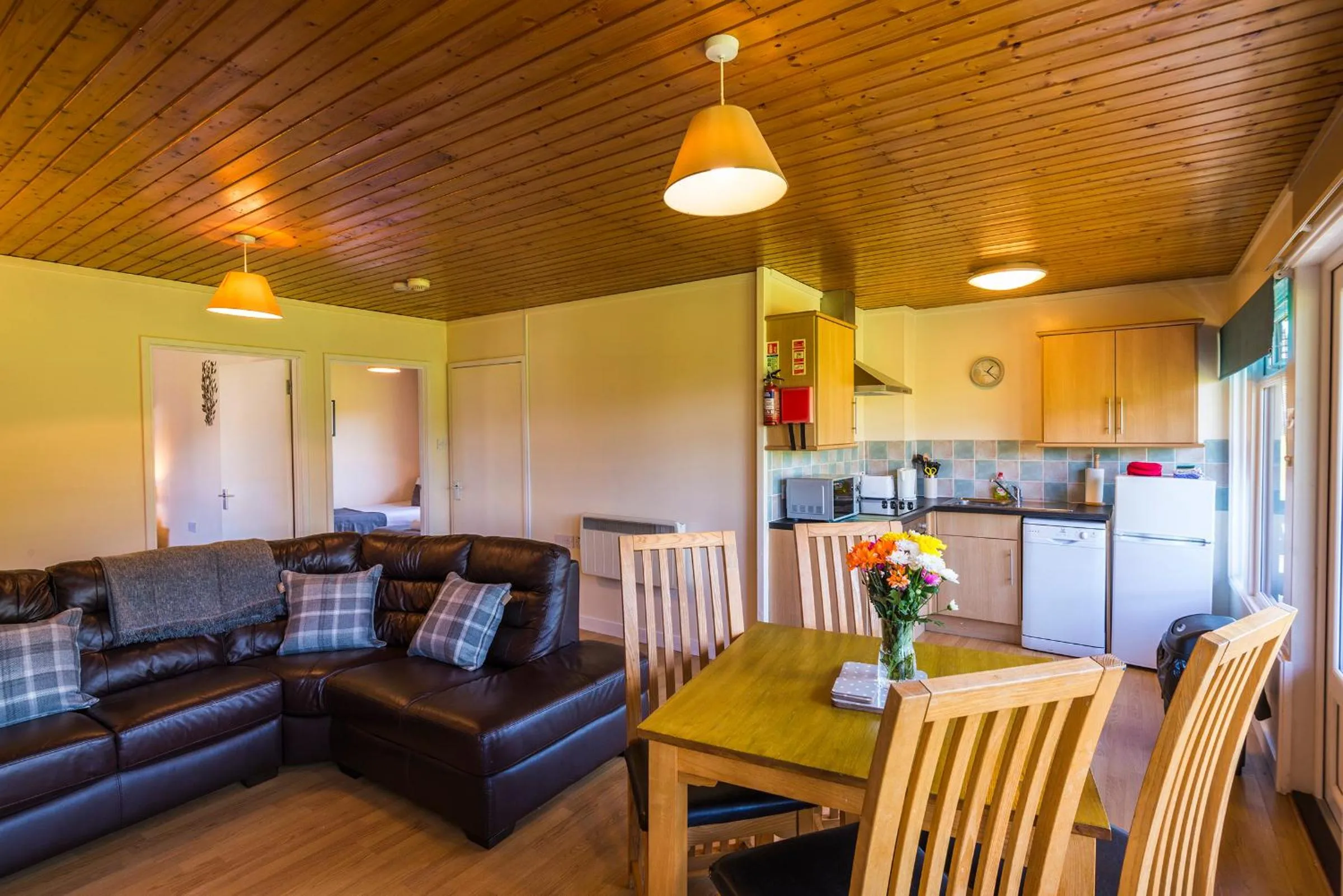 Kitchen or kitchenette in Logierait Pine Lodges