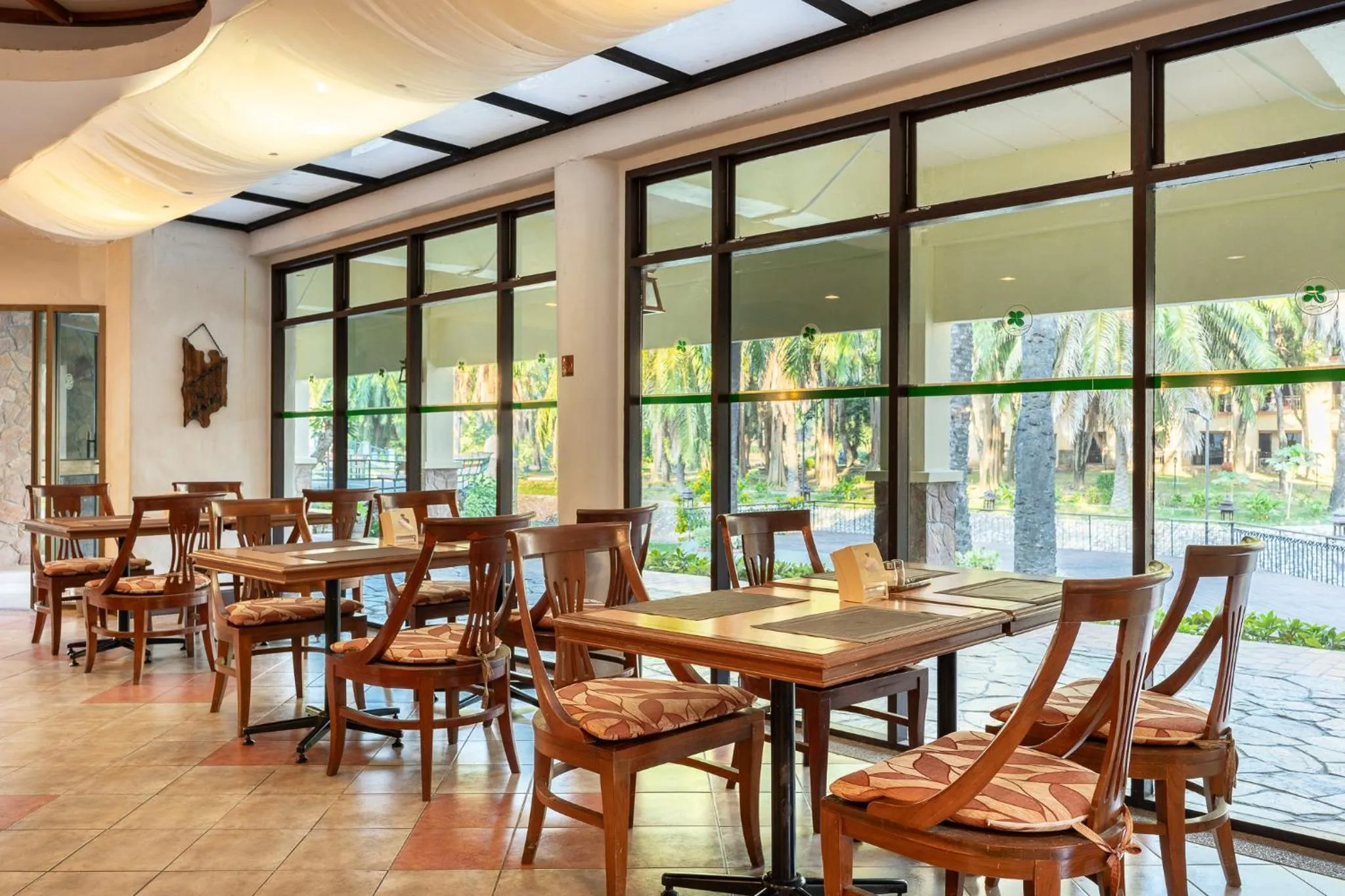 Restaurant/places to eat in Pung-Waan Resort & Spa