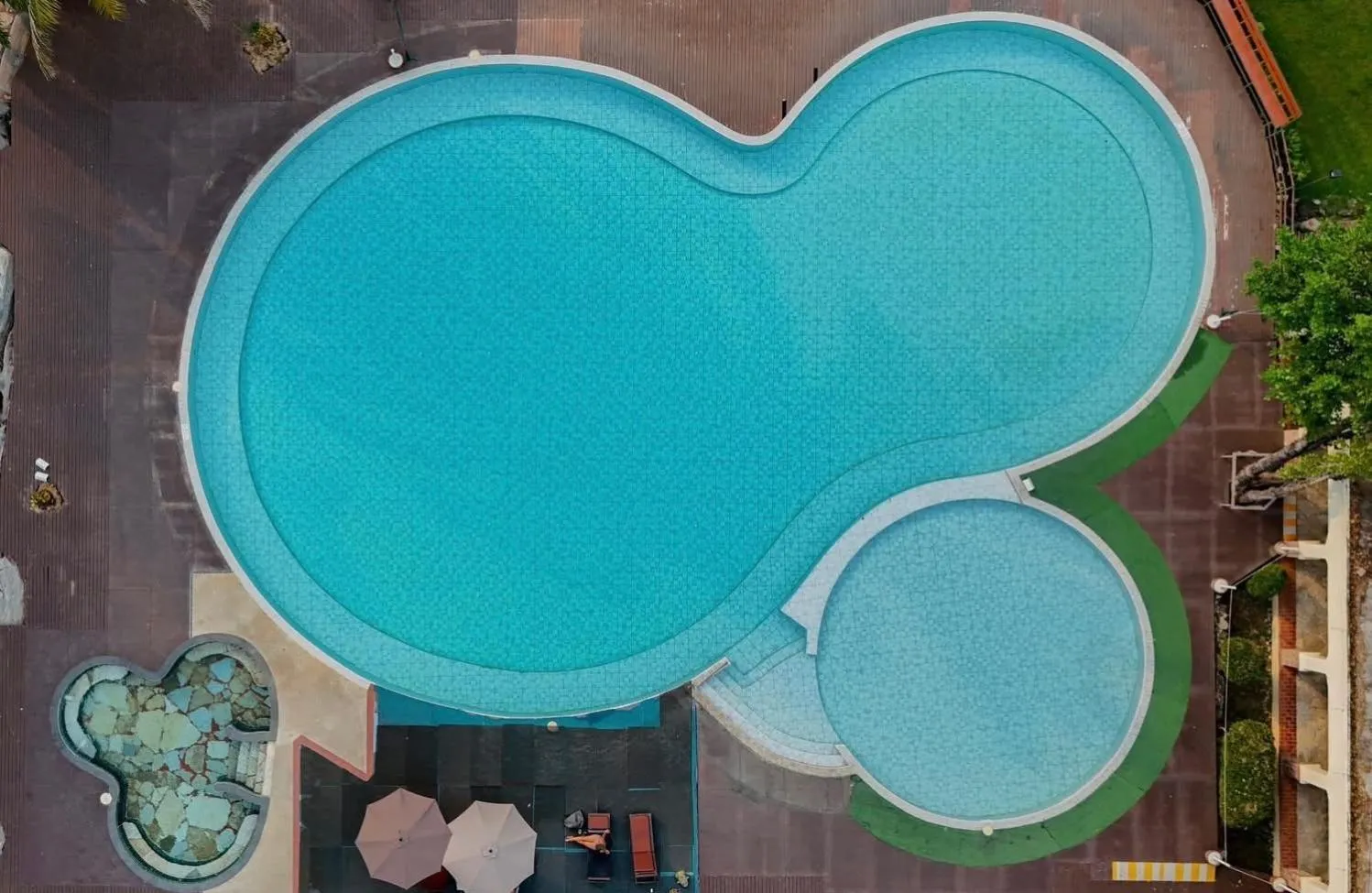 Pool view in Pung-Waan Resort & Spa