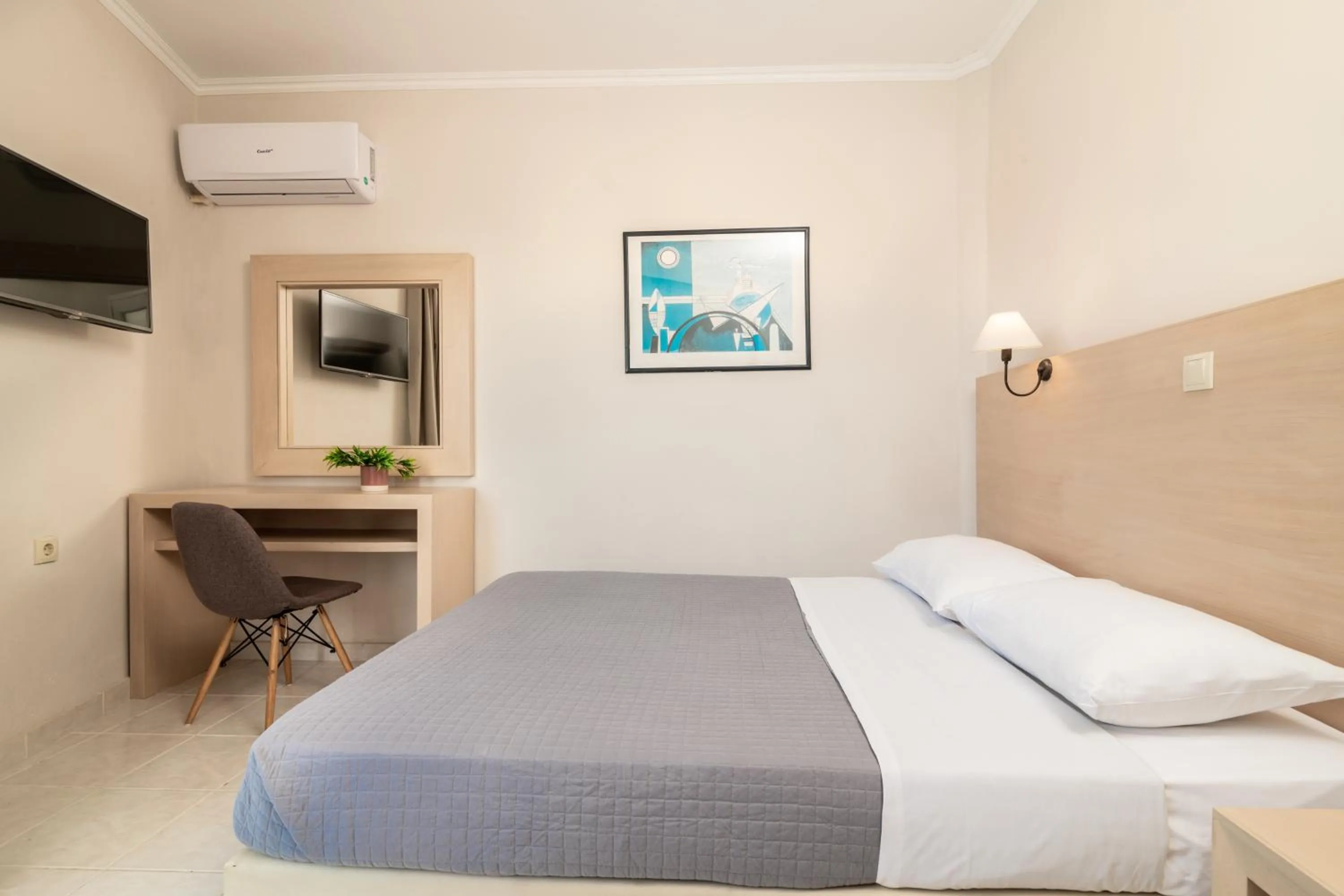 Bedroom, Bed in Karras Hotel