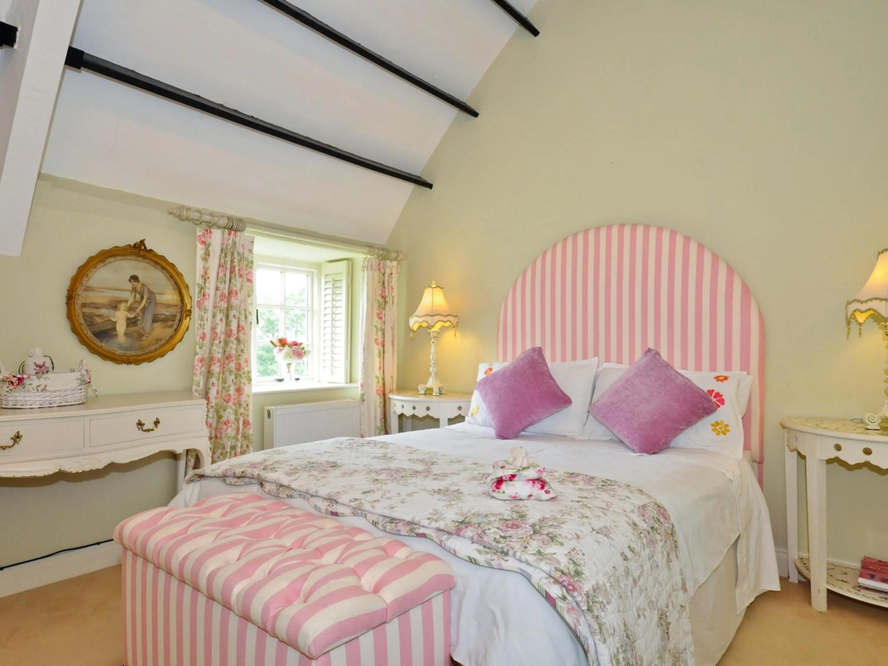 Bed in Weir Haven Boutique Accommodation