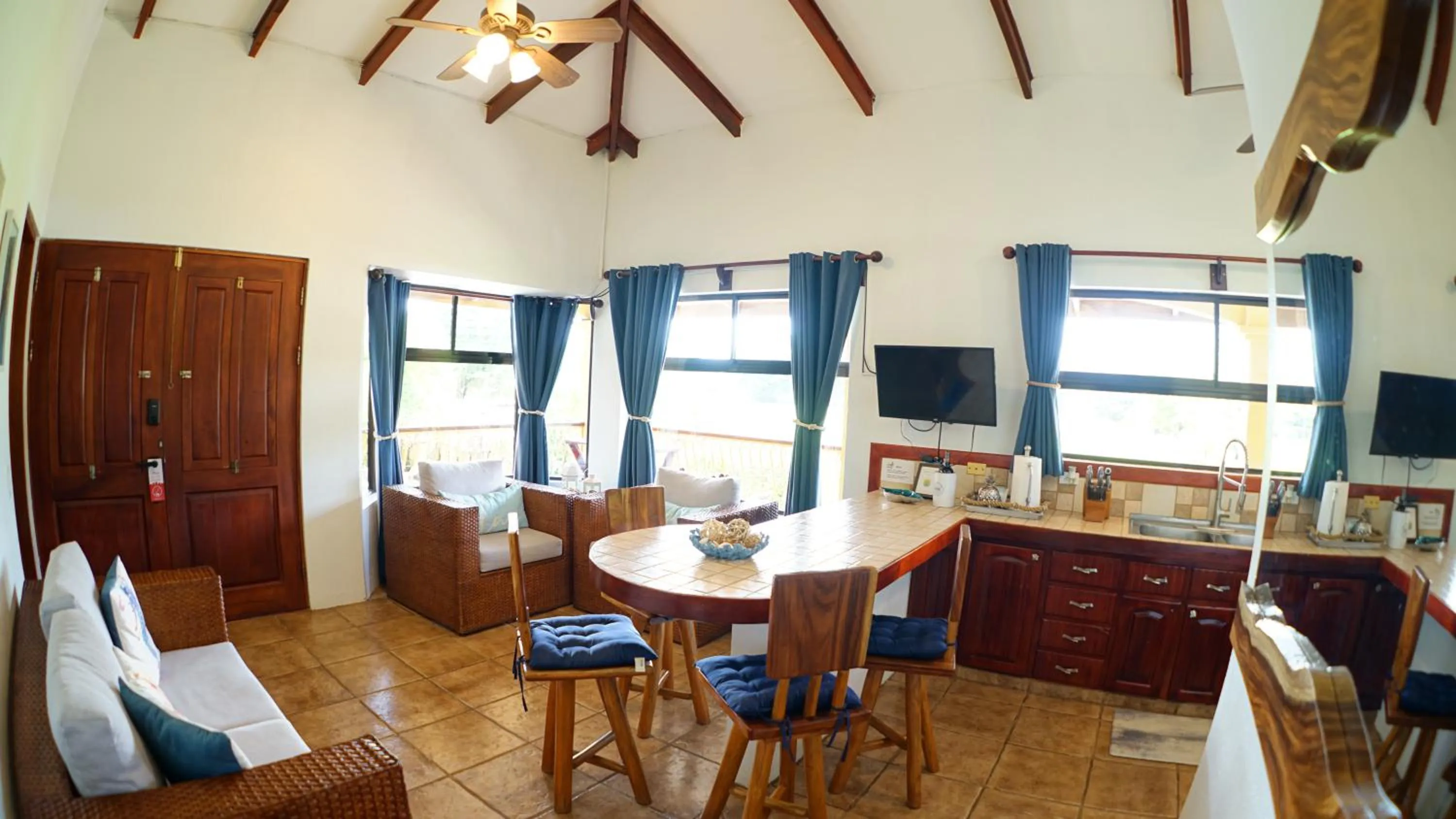 Kitchen or kitchenette in Villas Welcome to Heaven