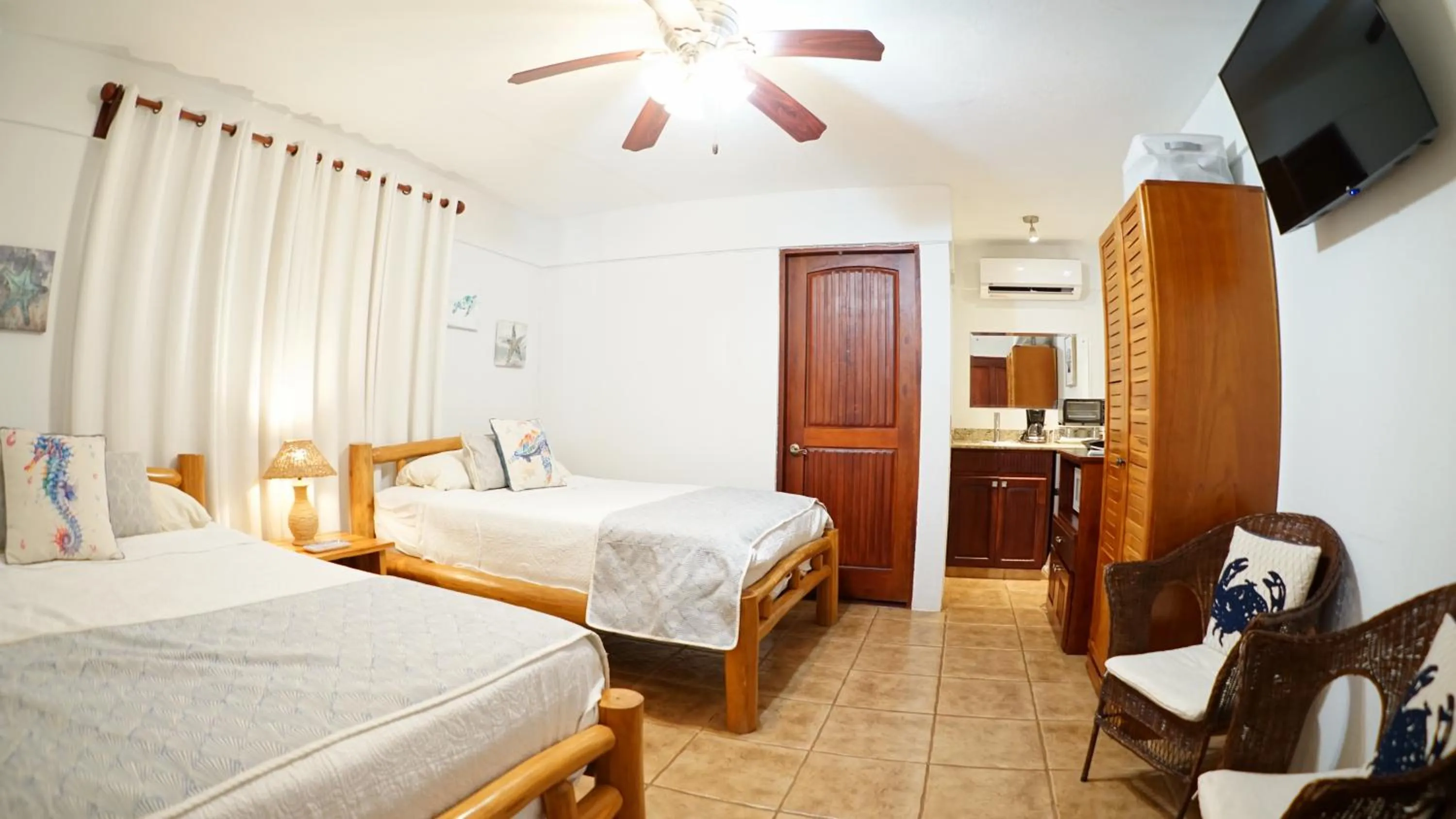 Photo of the whole room, Bed in Villas Welcome to Heaven