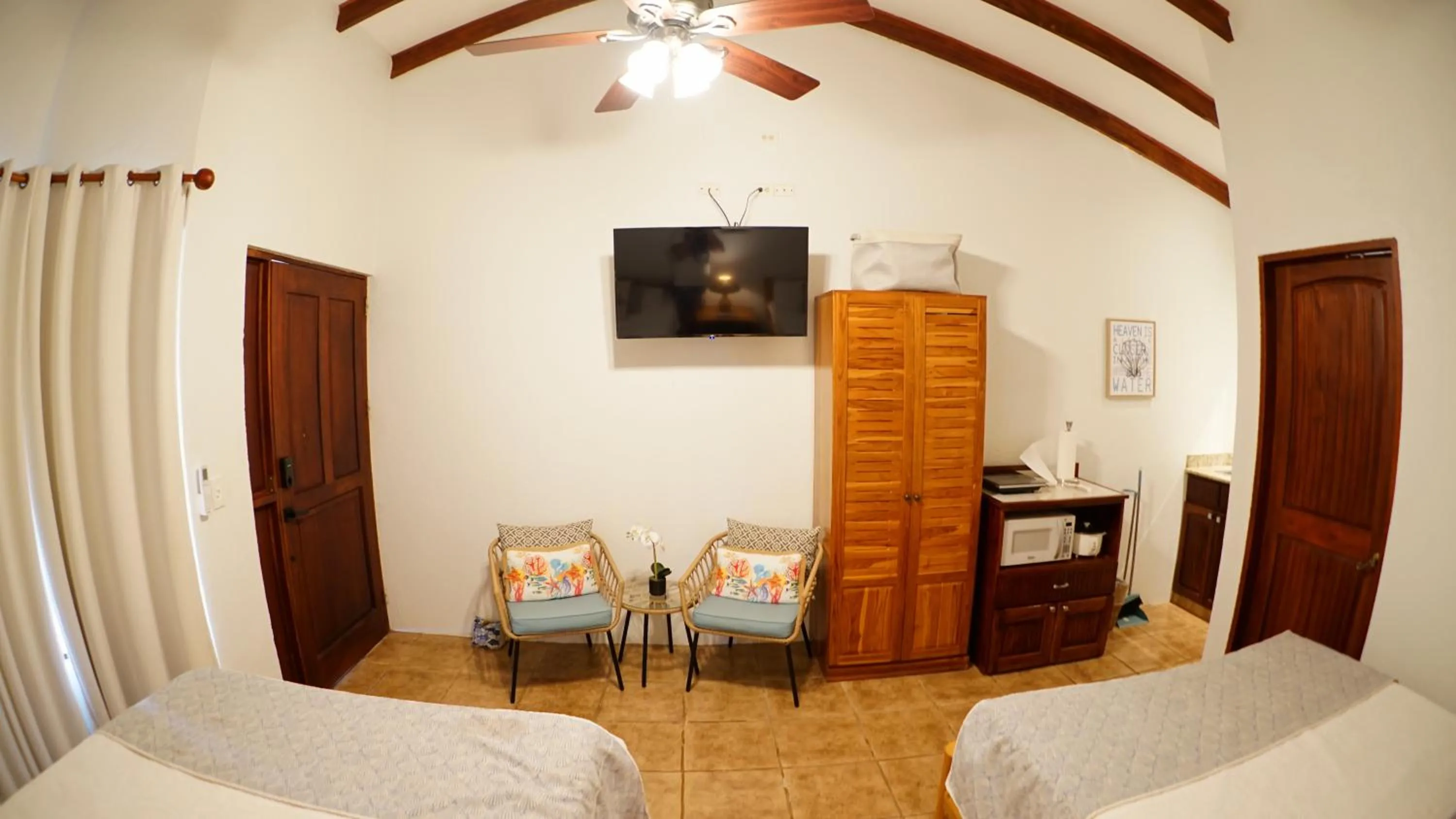 Photo of the whole room, Bed in Villas Welcome to Heaven