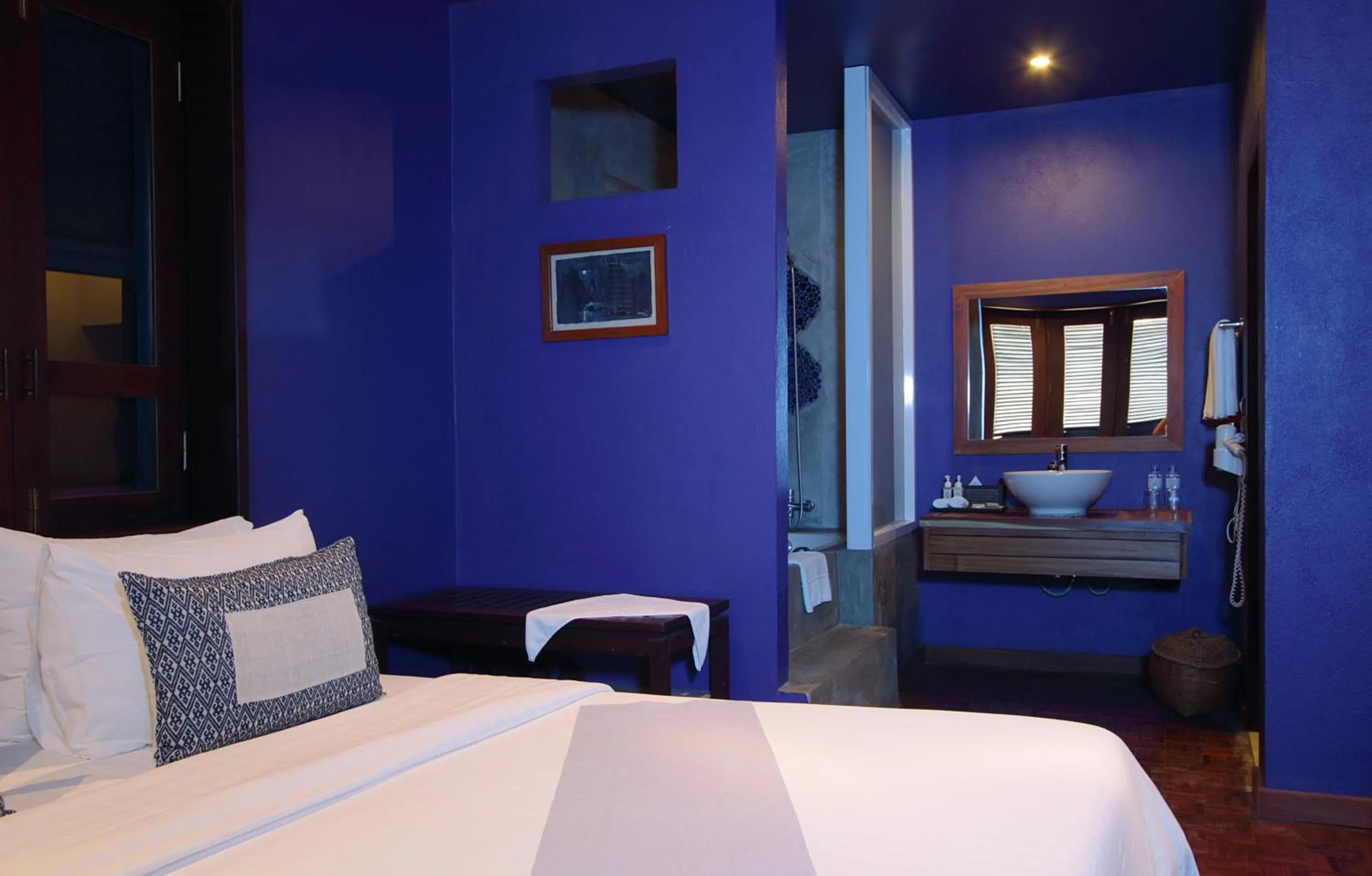 Photo of the whole room, Bed in Indigo House Hotel