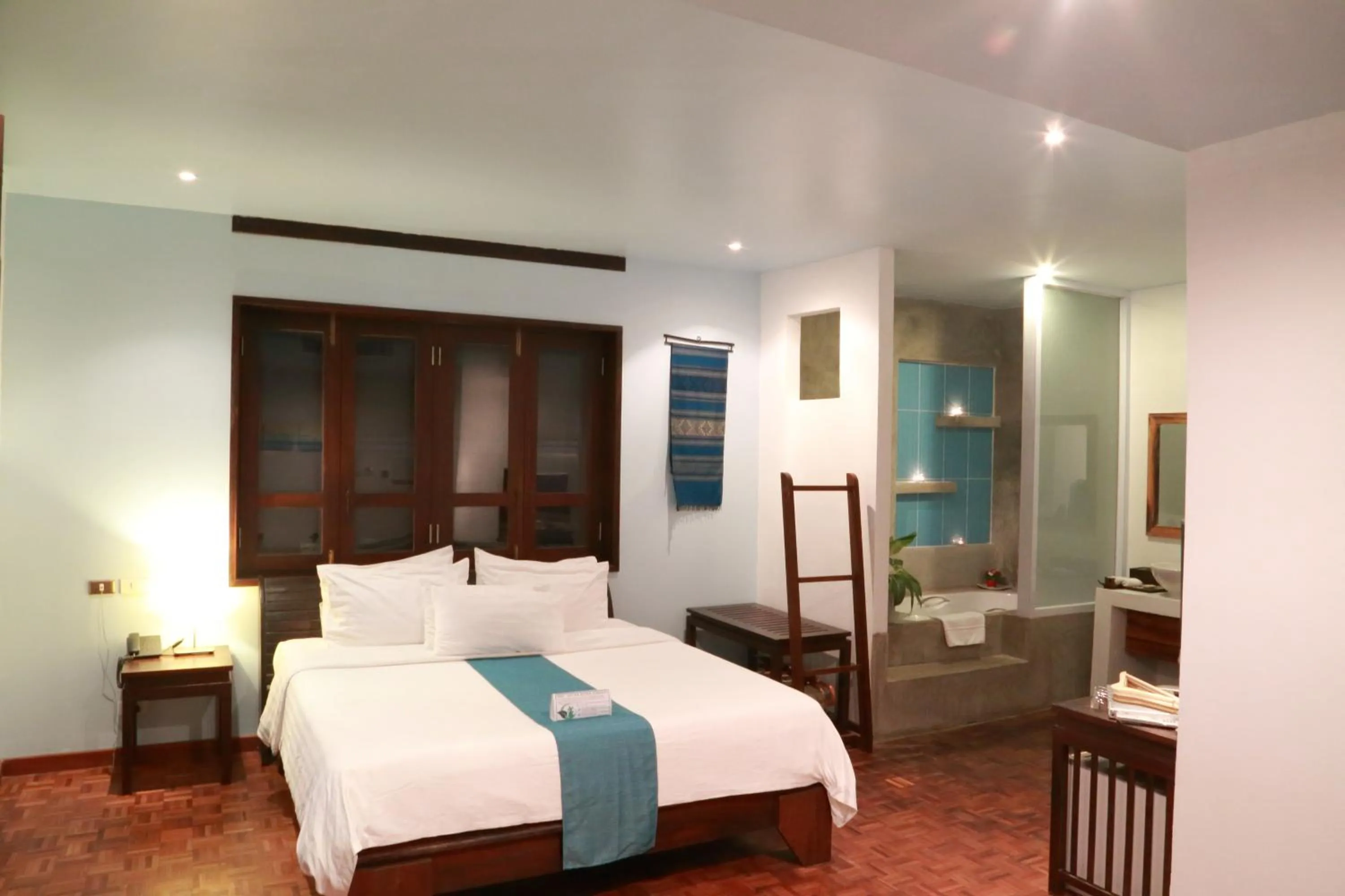 Photo of the whole room, Bed in Indigo House Hotel