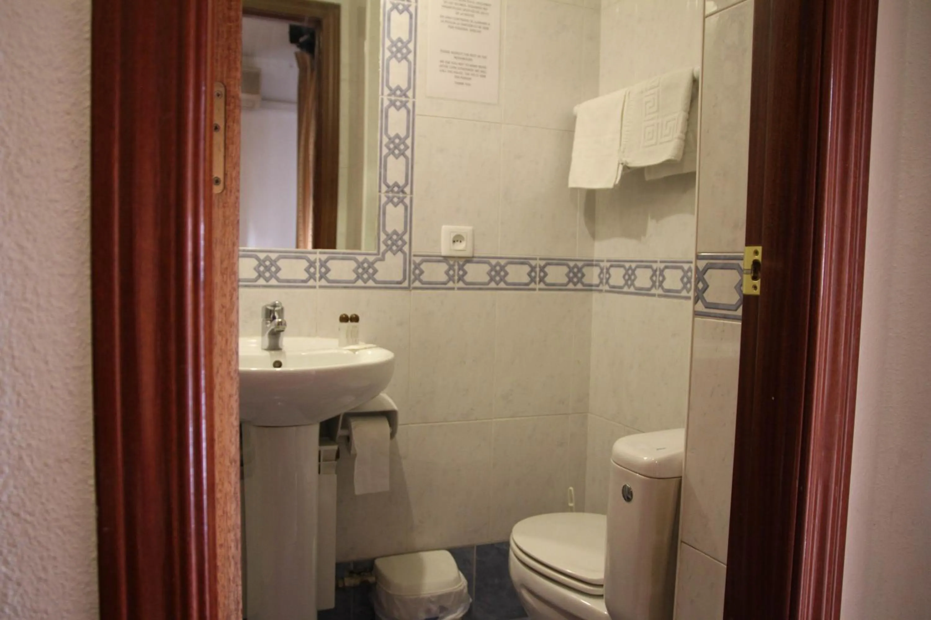 Bathroom in AB Pension Granada