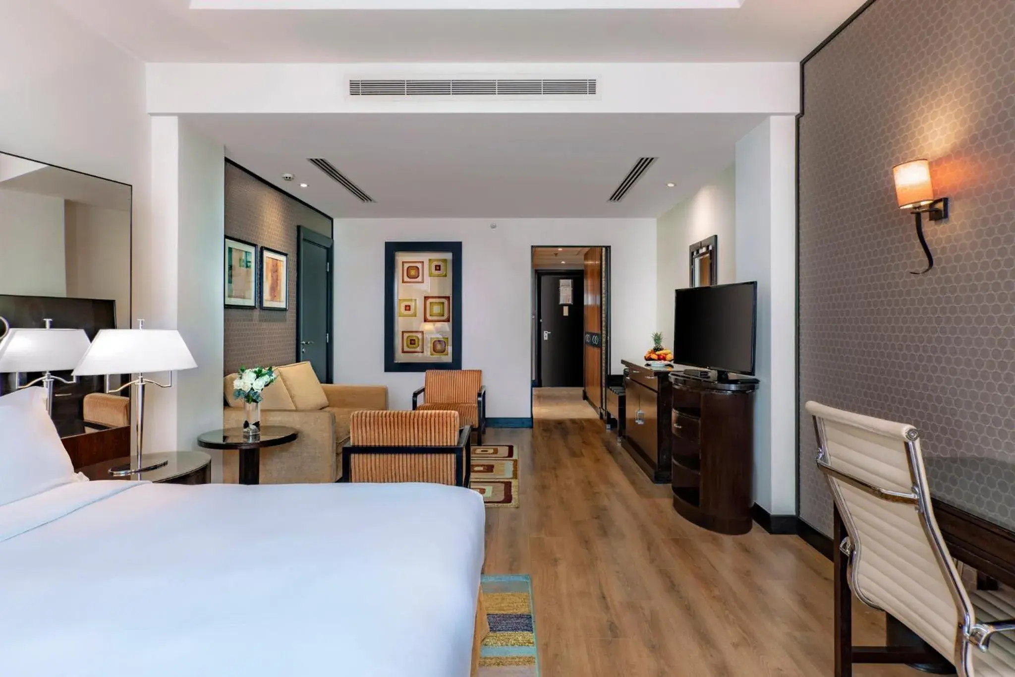 Photo of the whole room, Bed in Crowne Plaza Al Khobar by IHG Photo of the whole room, Bed in Crowne Plaza Al Khobar by IHG