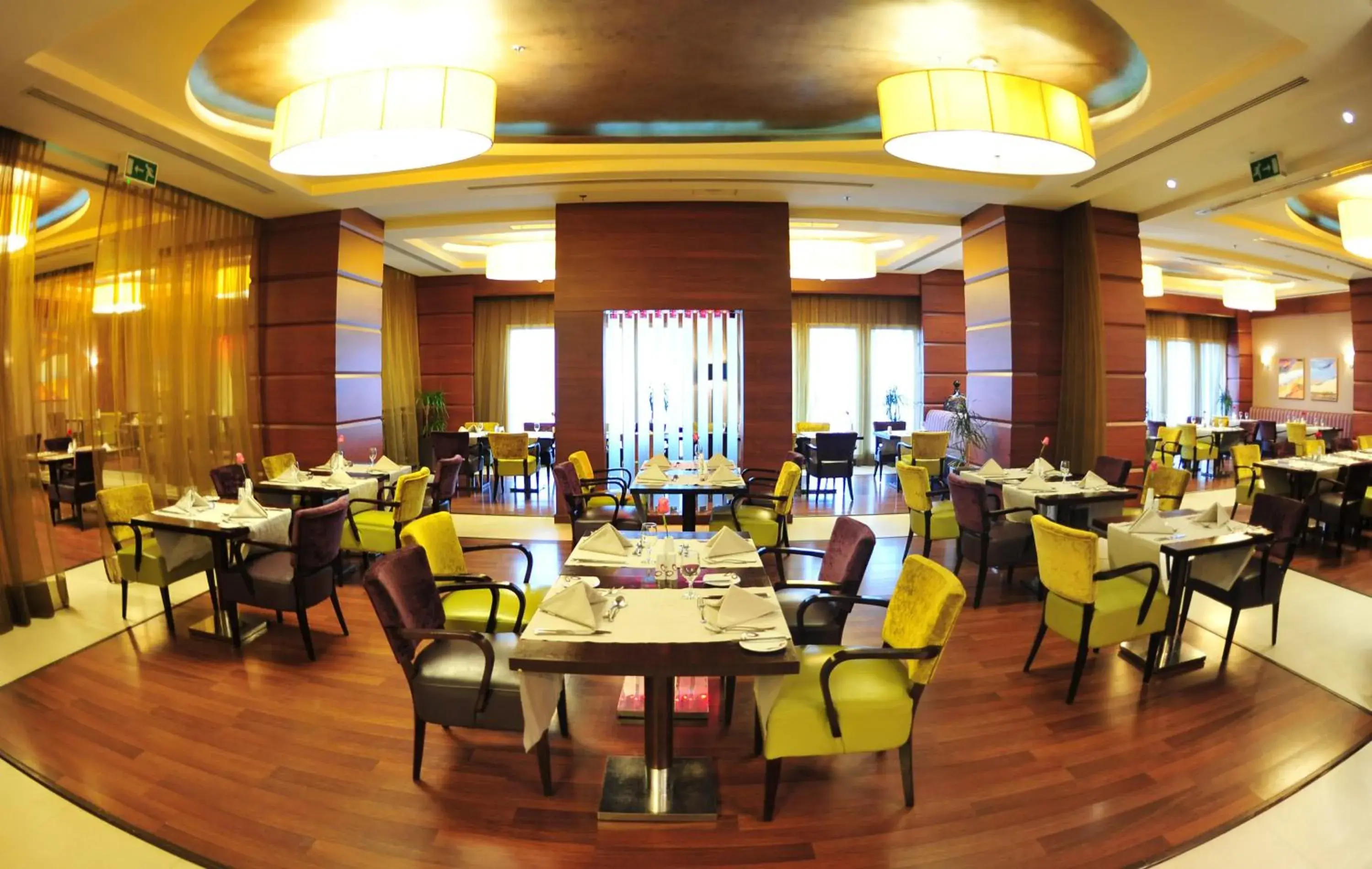 Restaurant/places to eat in Crowne Plaza Al Khobar by IHG Restaurant/places to eat in Crowne Plaza Al Khobar by IHG