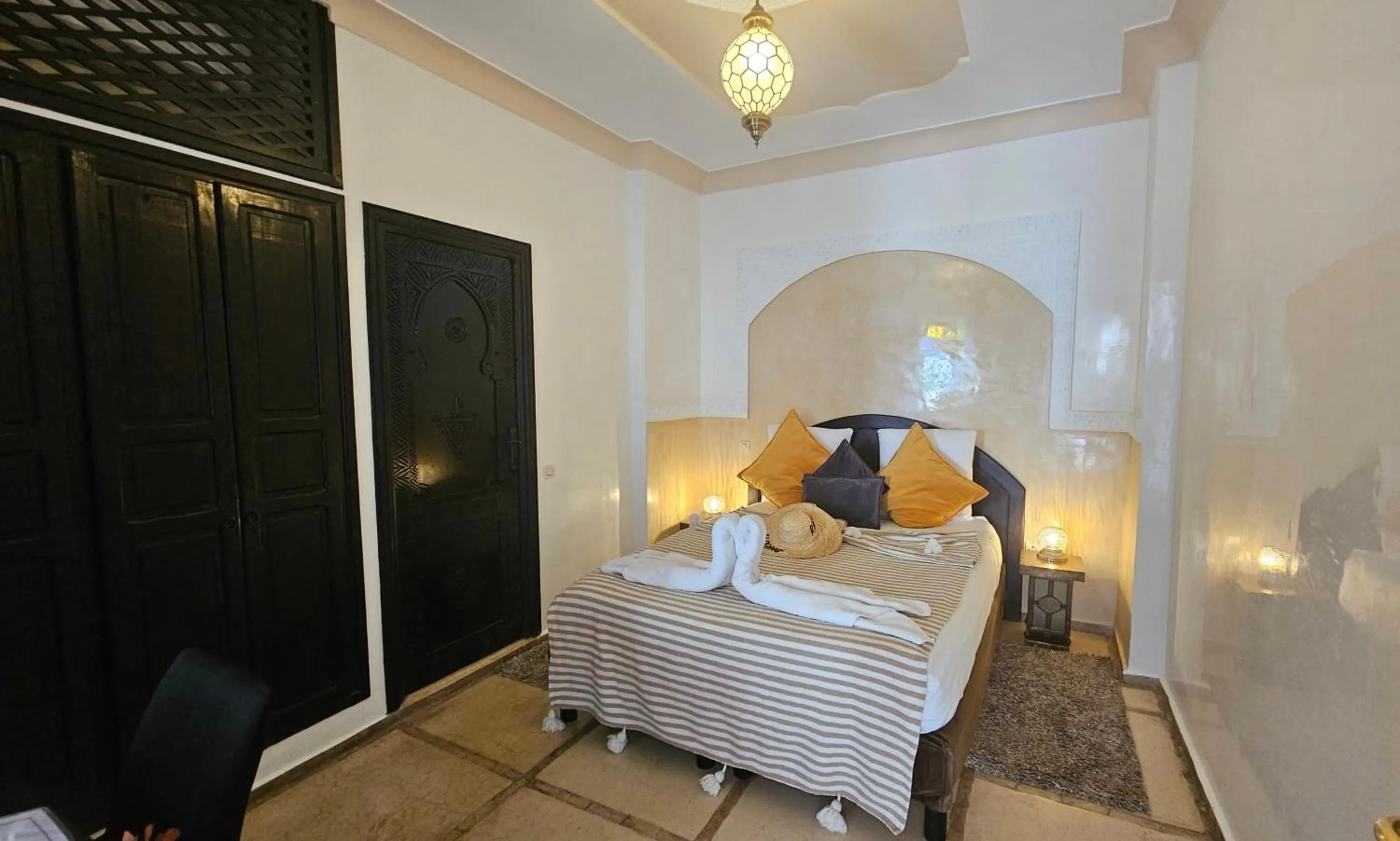 Photo of the whole room, Bed in Riad Alboraq