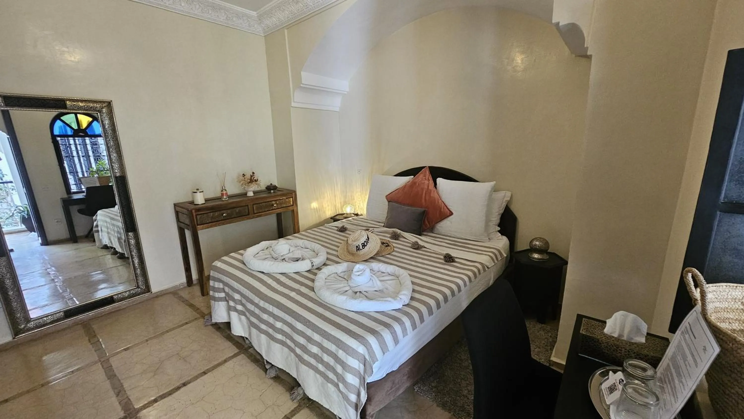 Photo of the whole room, Bed in Riad Alboraq