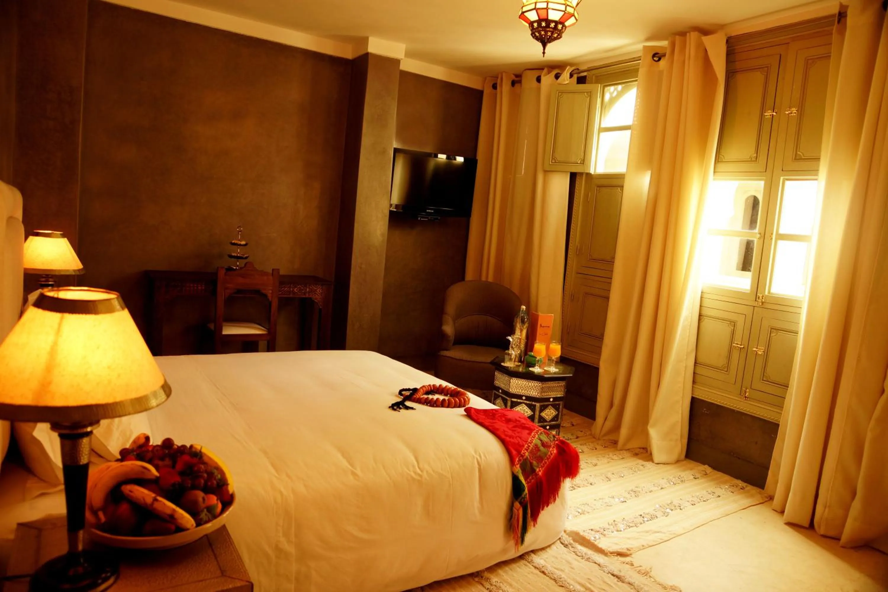 Photo of the whole room, Bed in Riad Shama Suites & Spa
