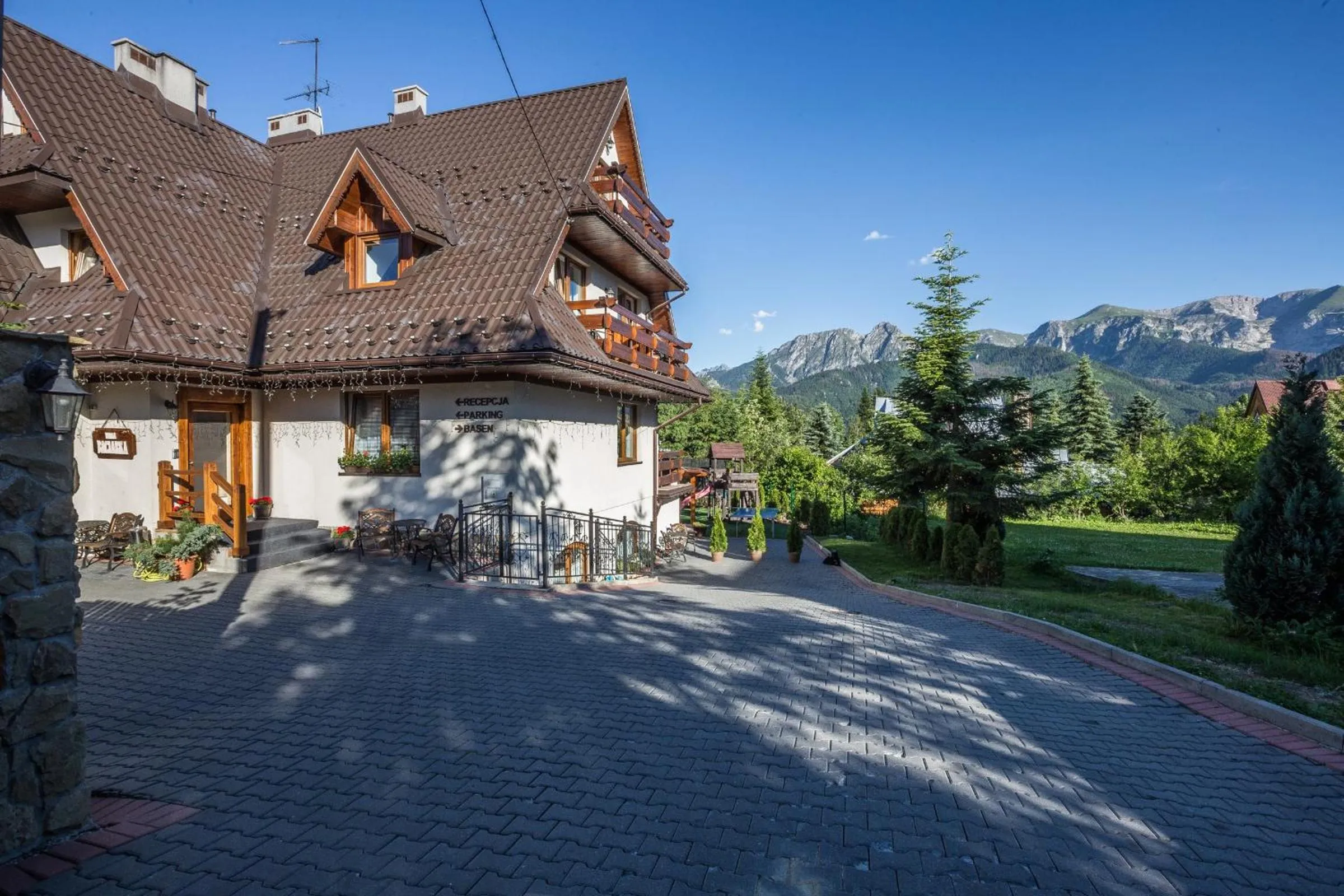 Property building in Willa Baciarka-basen, sauny i jacuzzi