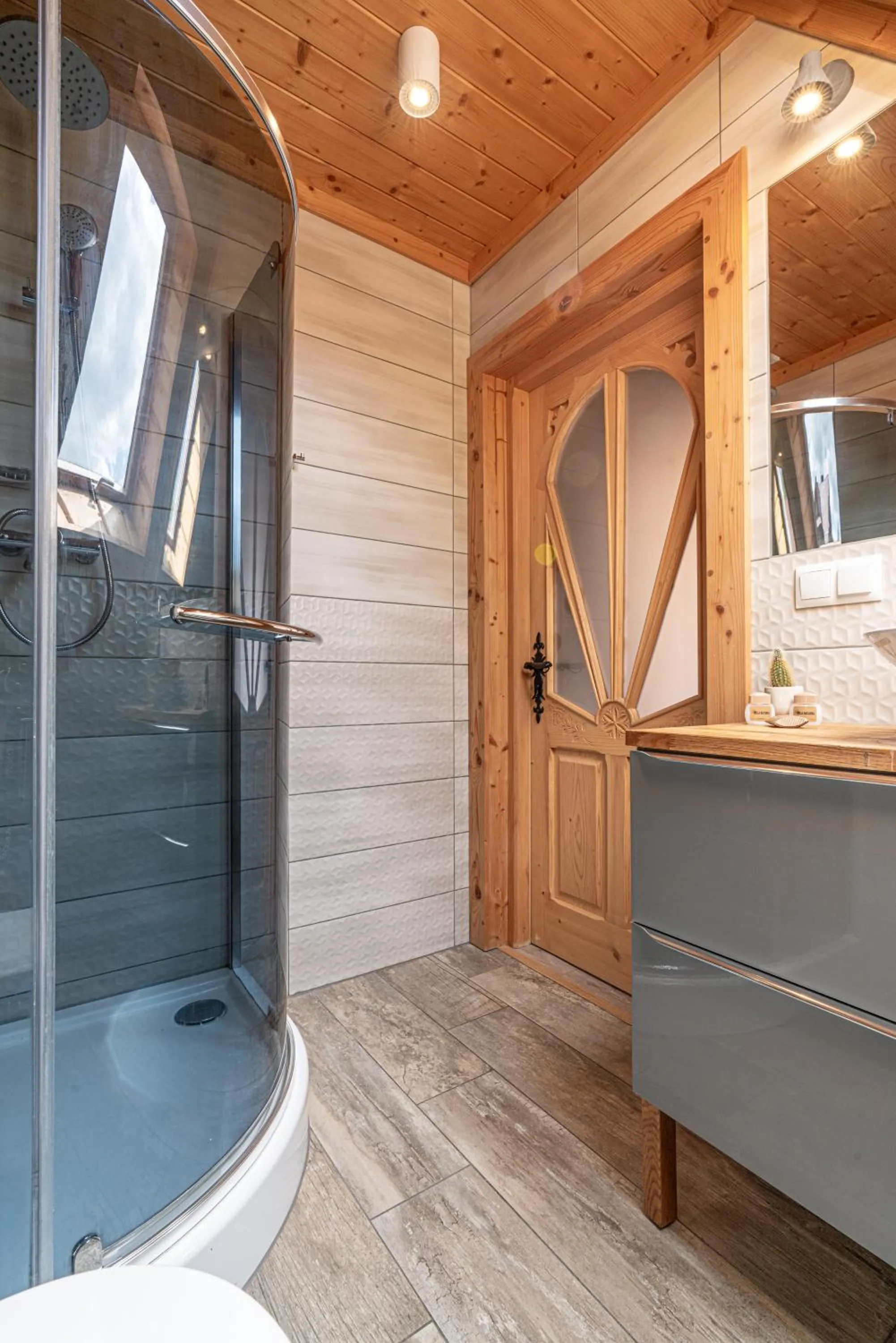 Shower in Willa Baciarka-basen, sauny i jacuzzi