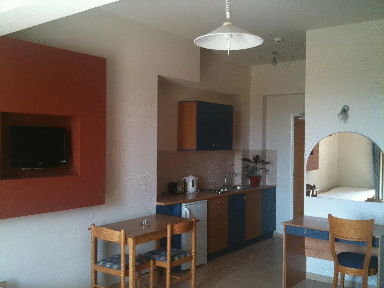 Studio (3 Adults) in Emerald Hotel Studio (3 Adults) in Emerald Hotel