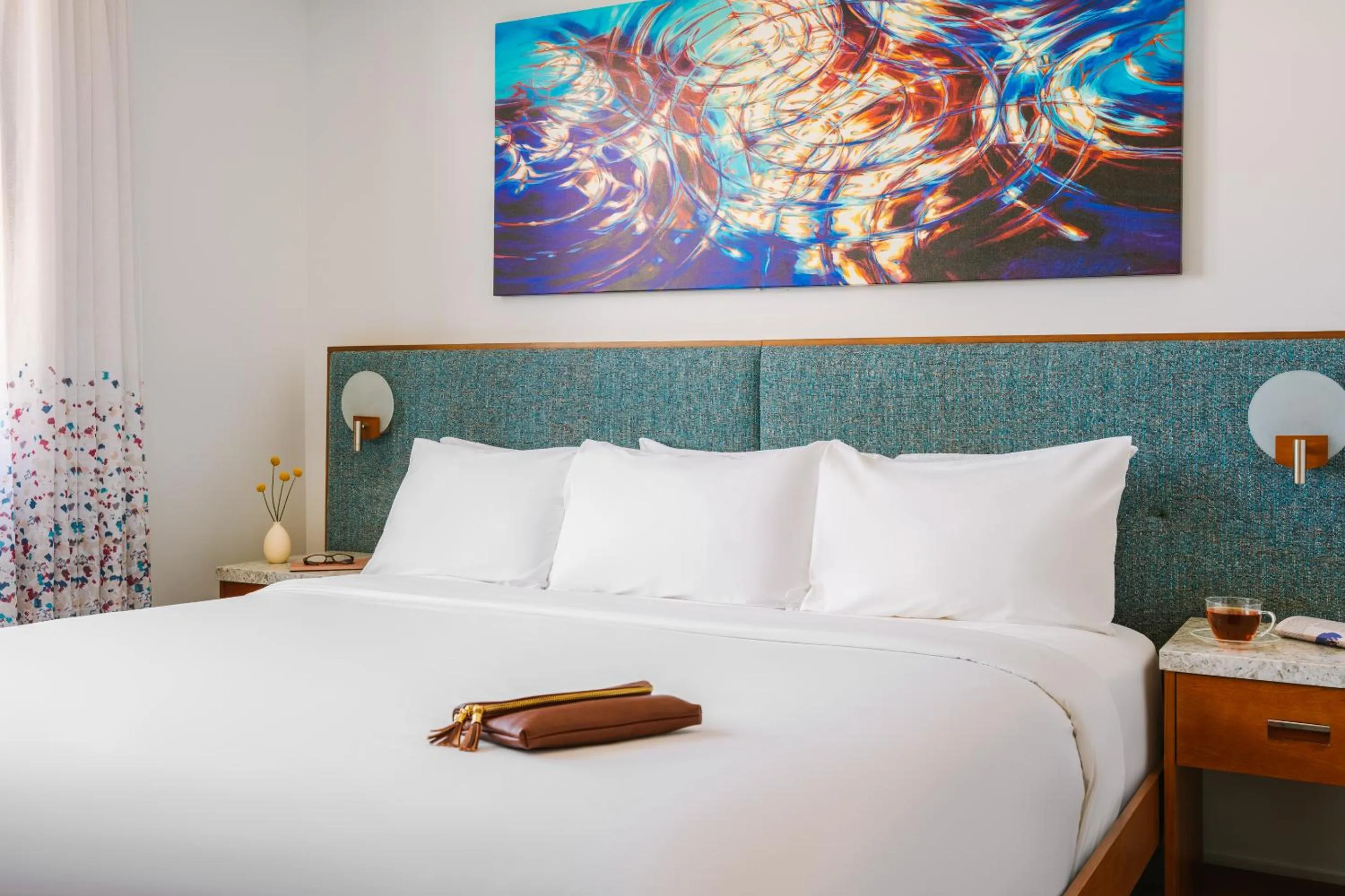 Living room, Bed in The Circ powered by Sonder