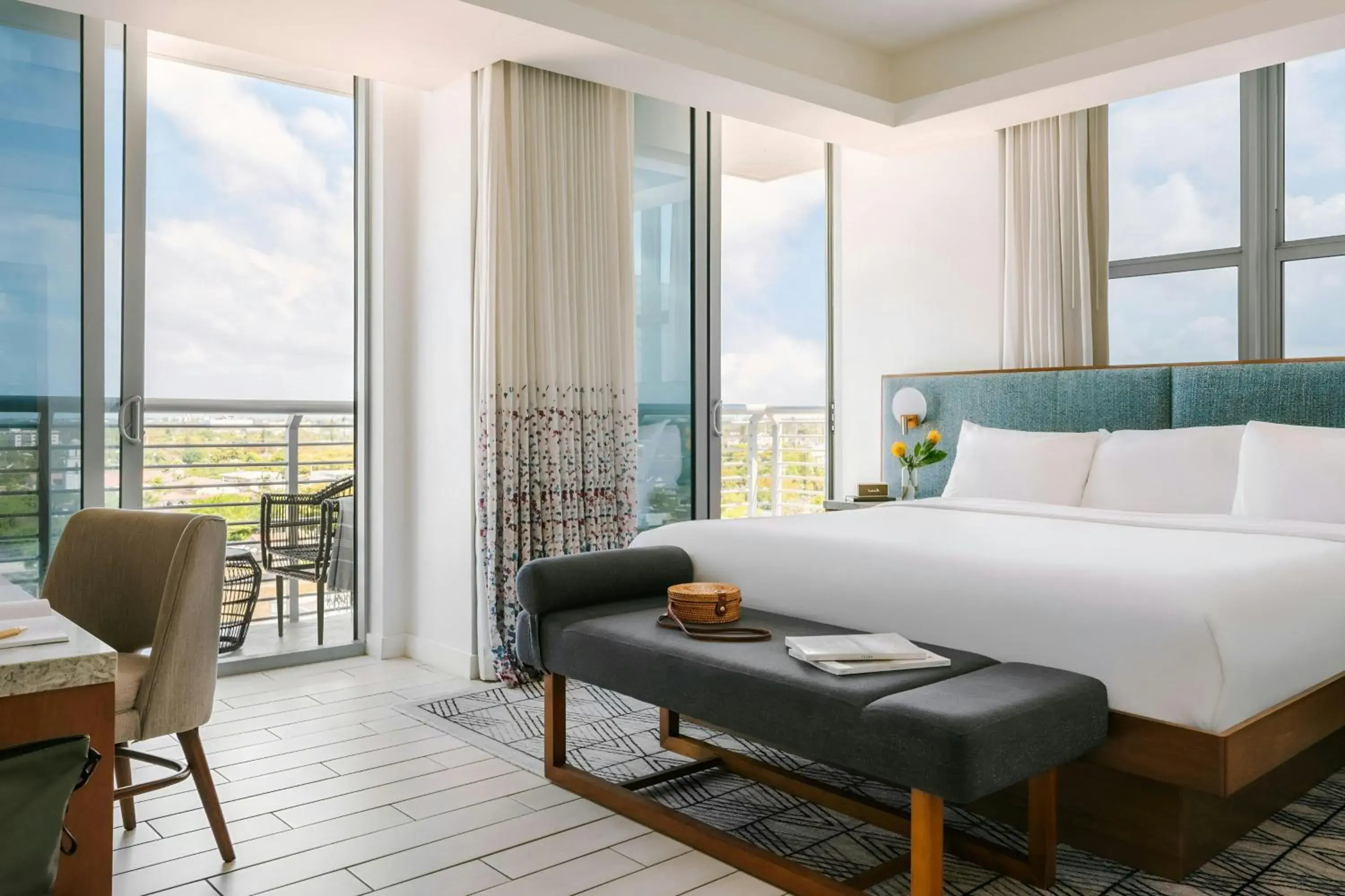 The Circ Hotel Hollywood, Sonder by Marriott Bonvoy The Circ Hotel Hollywood, Sonder by Marriott Bonvoy