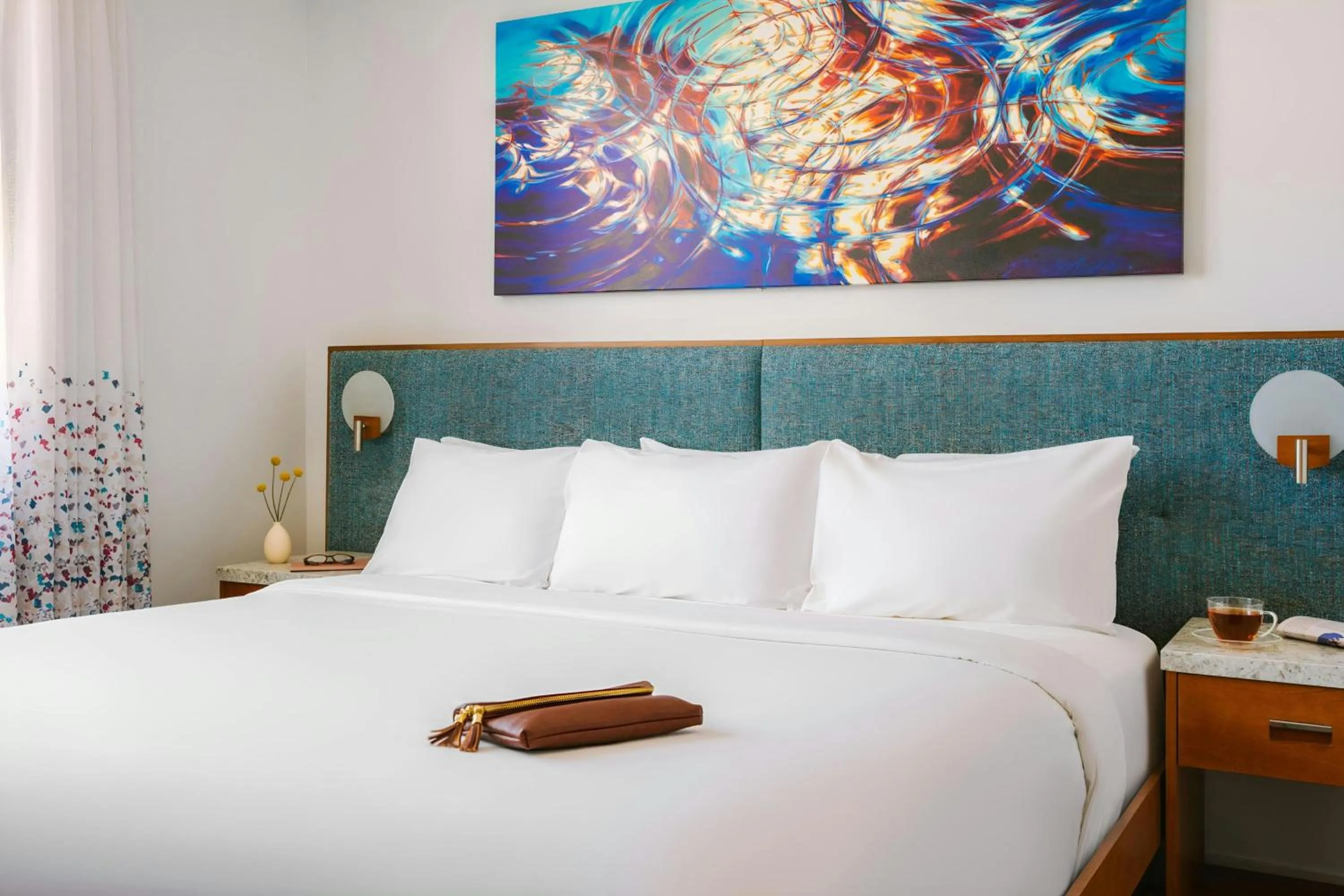 Bedroom, Bed in The Circ Hotel Hollywood, Sonder by Marriott Bonvoy