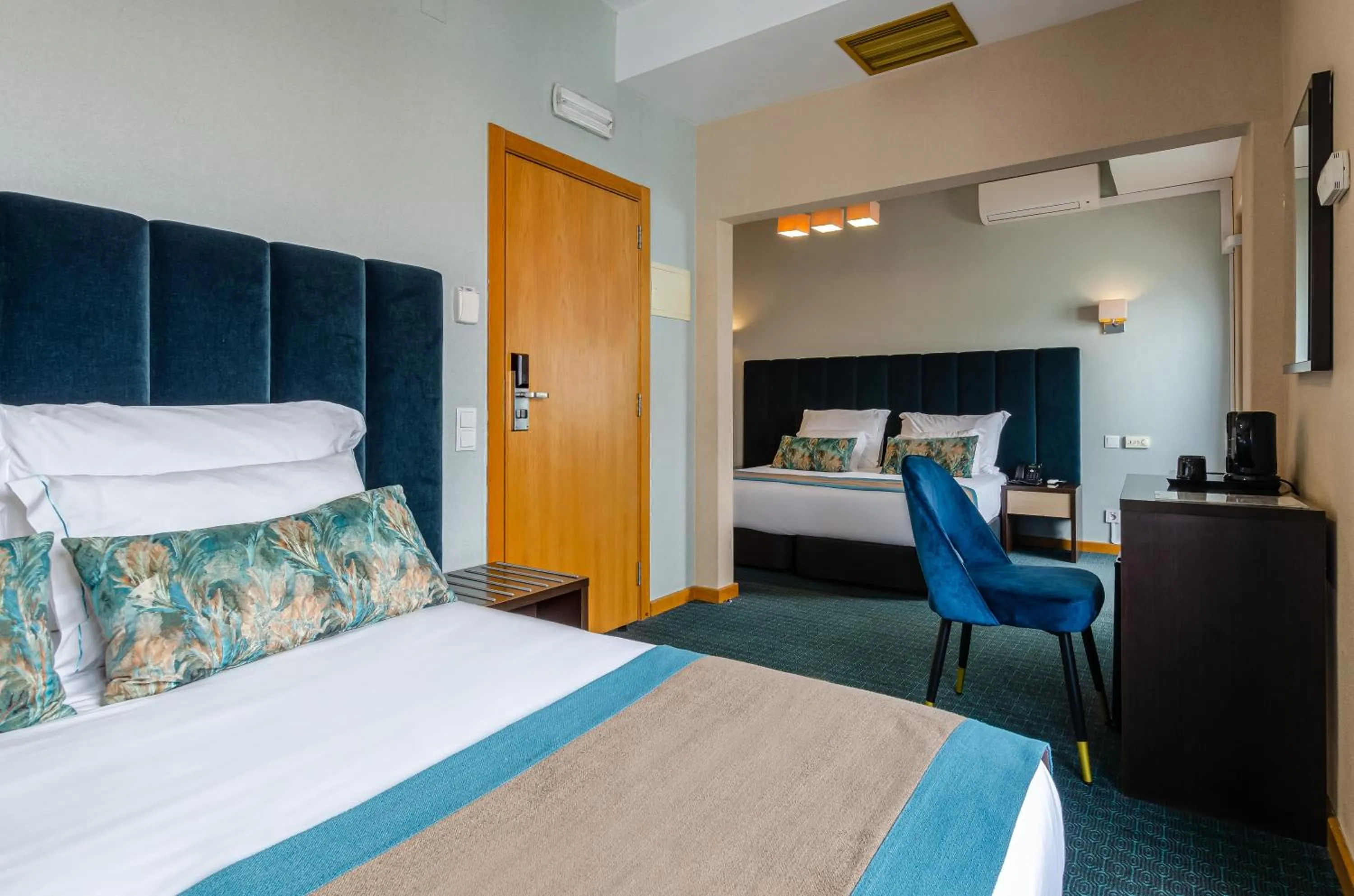 Bedroom, Bed in Hotel DAH - Dom Afonso Henriques